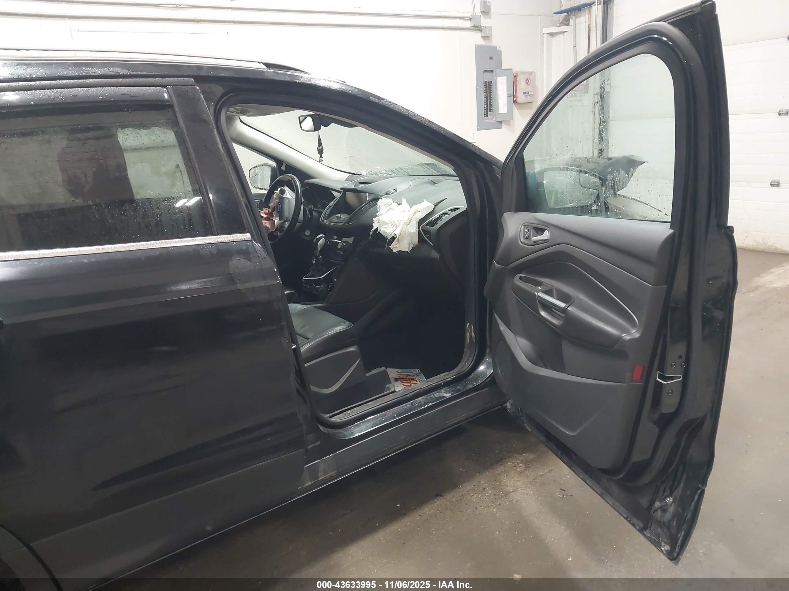 FORD ESCAPE image 5