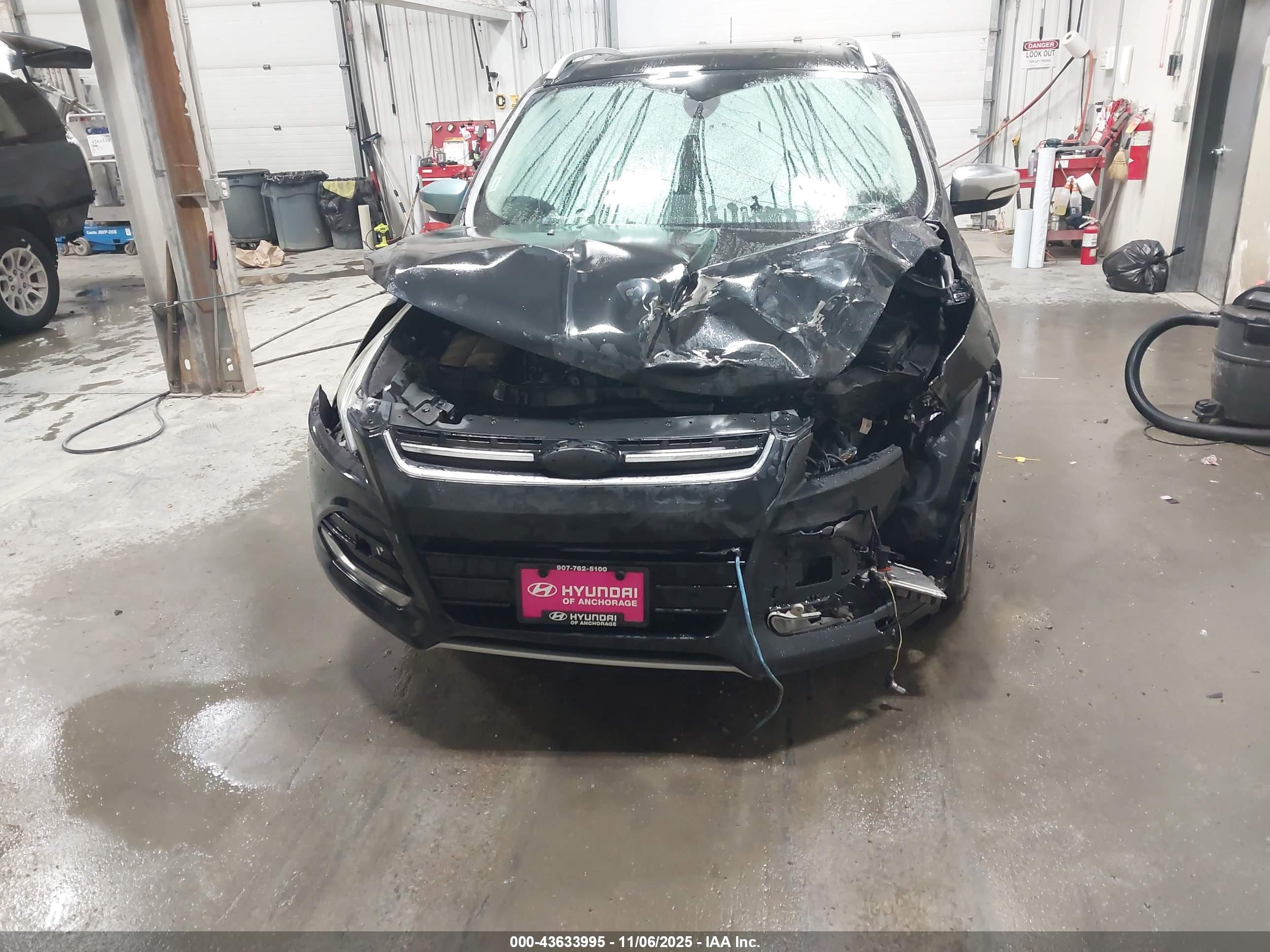 FORD ESCAPE image 6