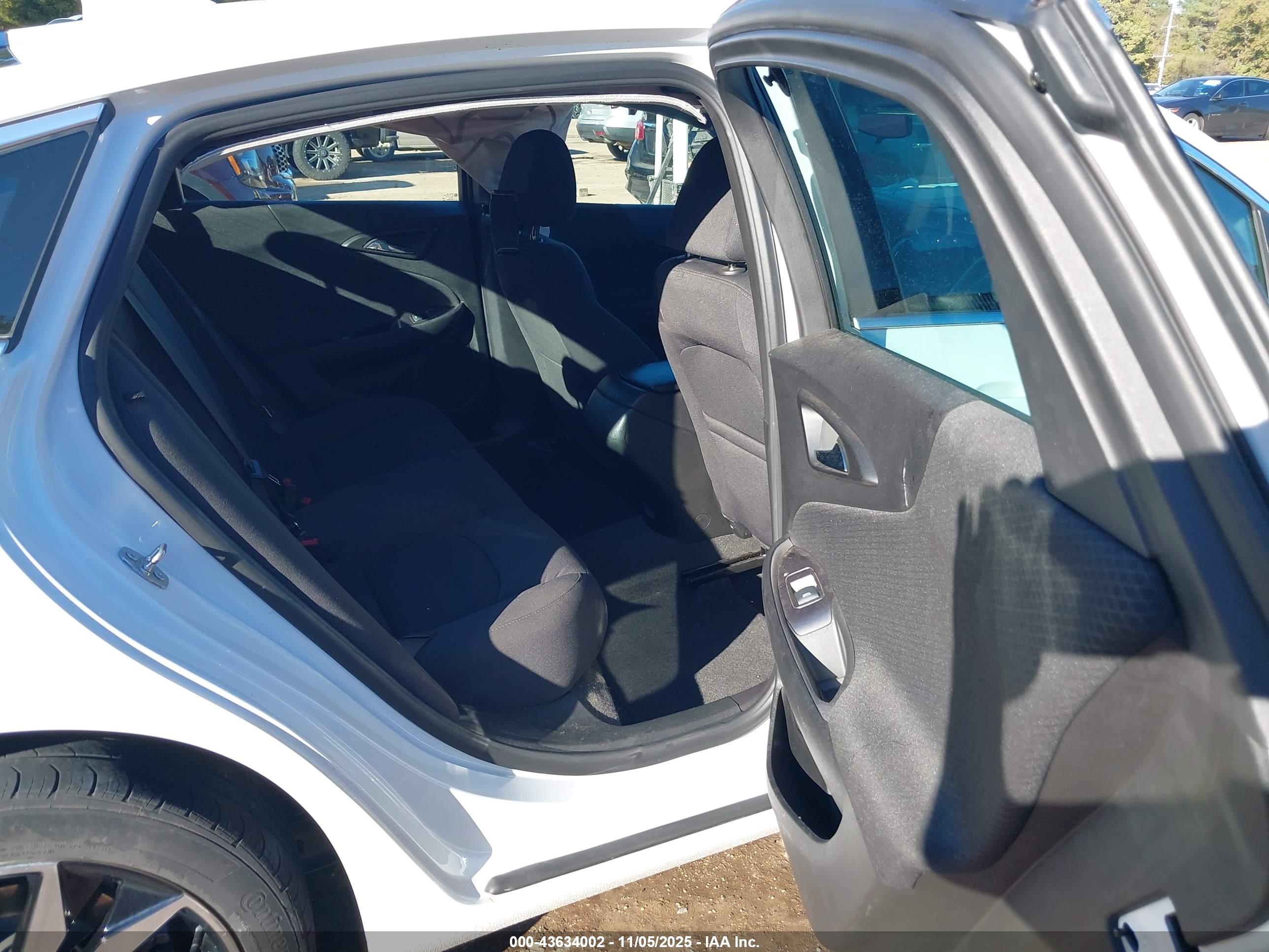 CHEVROLET MALIBU image 8