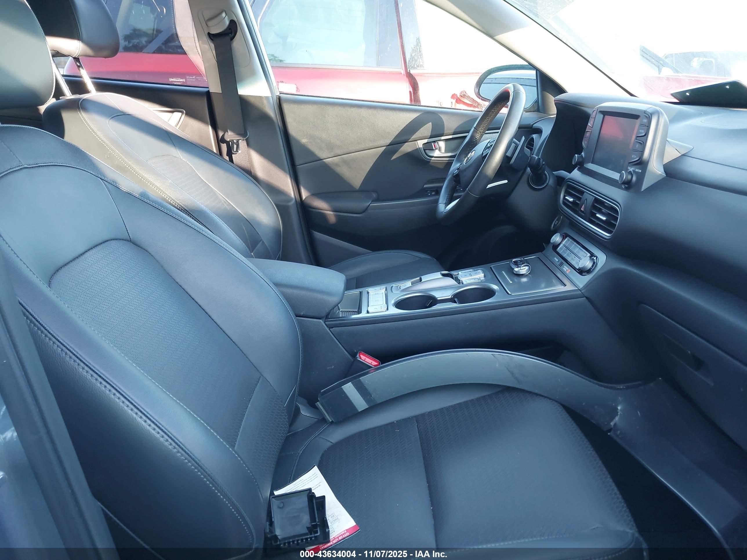 HYUNDAI KONA image 5