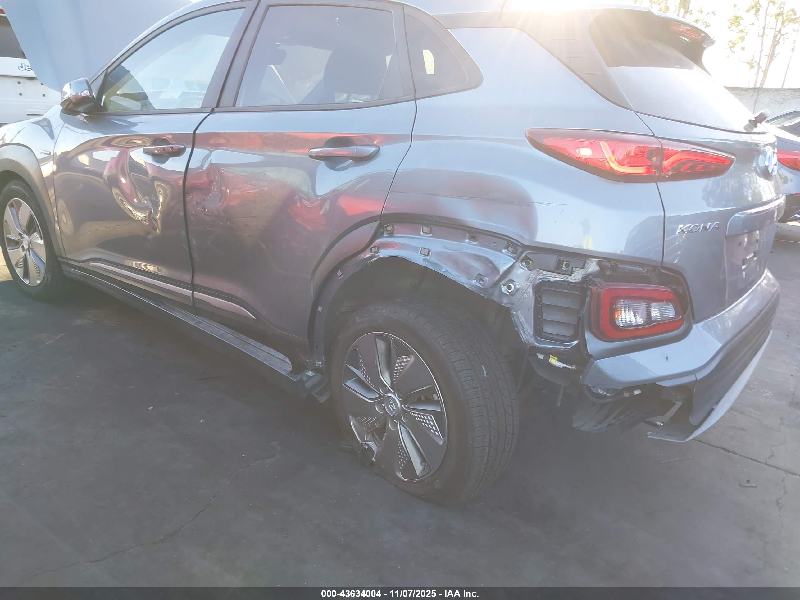 HYUNDAI KONA image 6