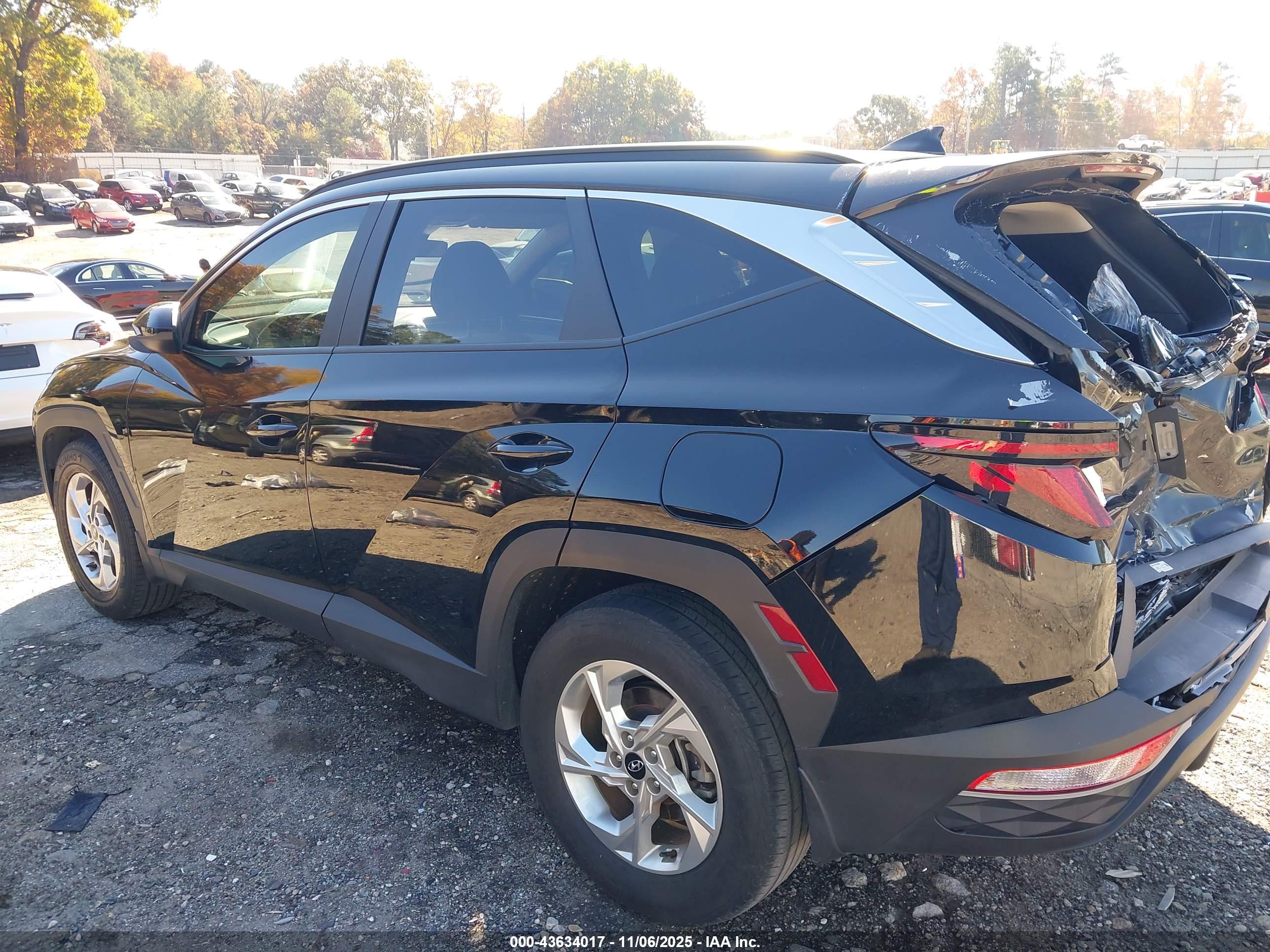 HYUNDAI TUCSON image 3