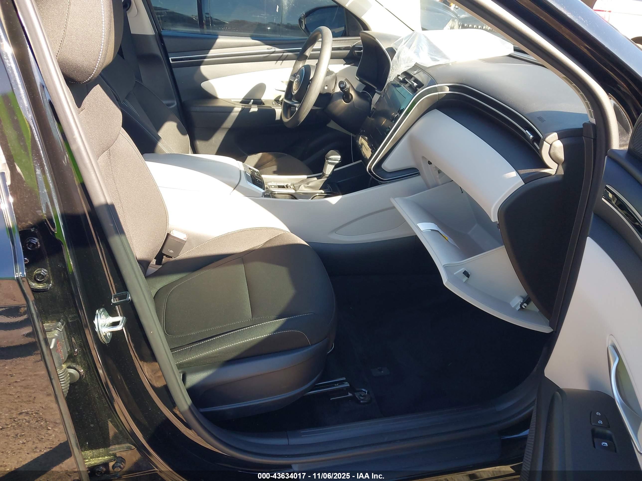 HYUNDAI TUCSON image 5