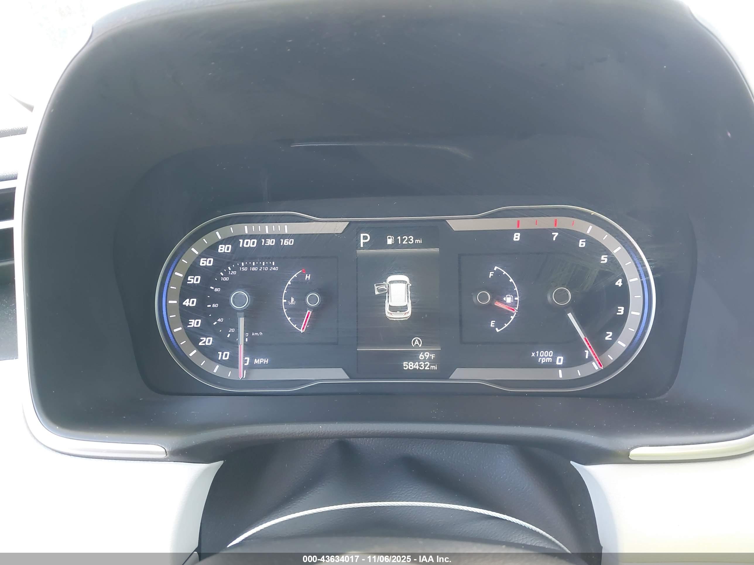 HYUNDAI TUCSON image 7