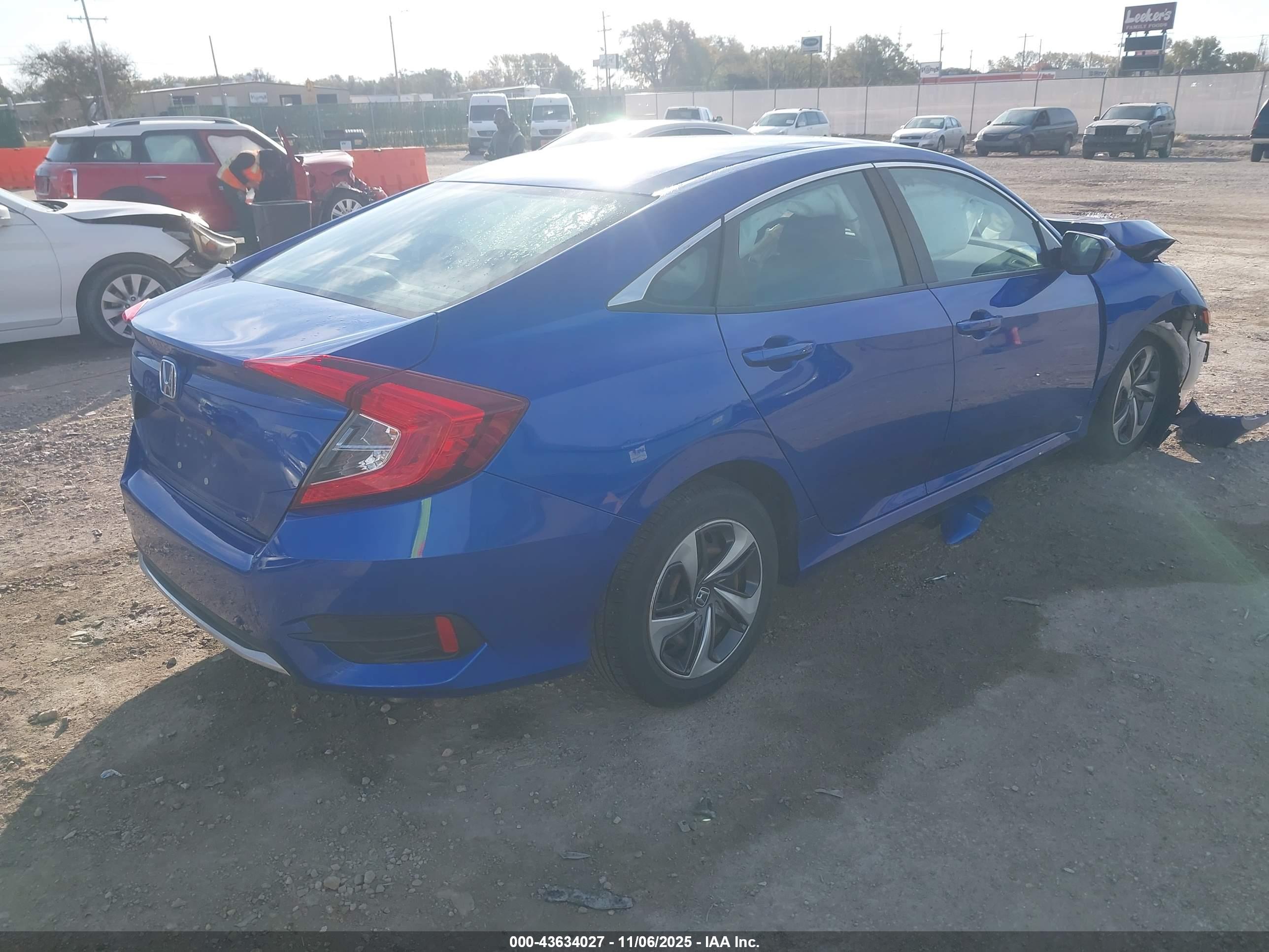 HONDA CIVIC image 4