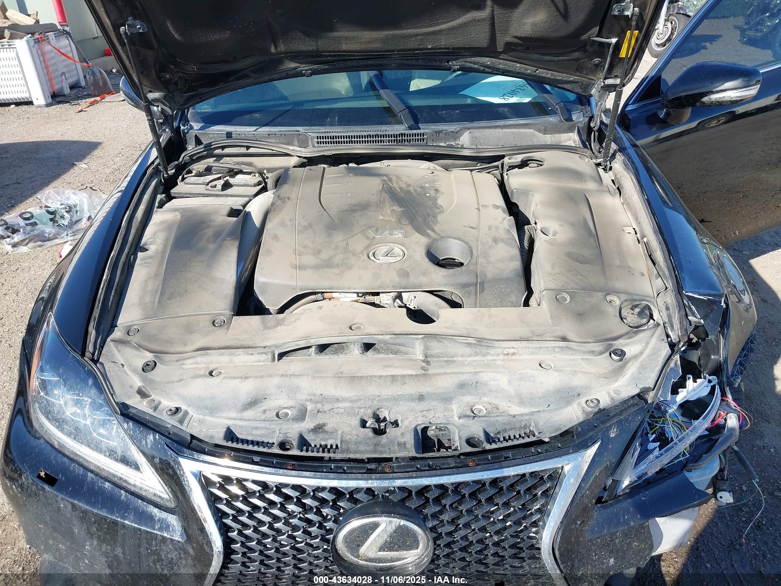 LEXUS IS image 10