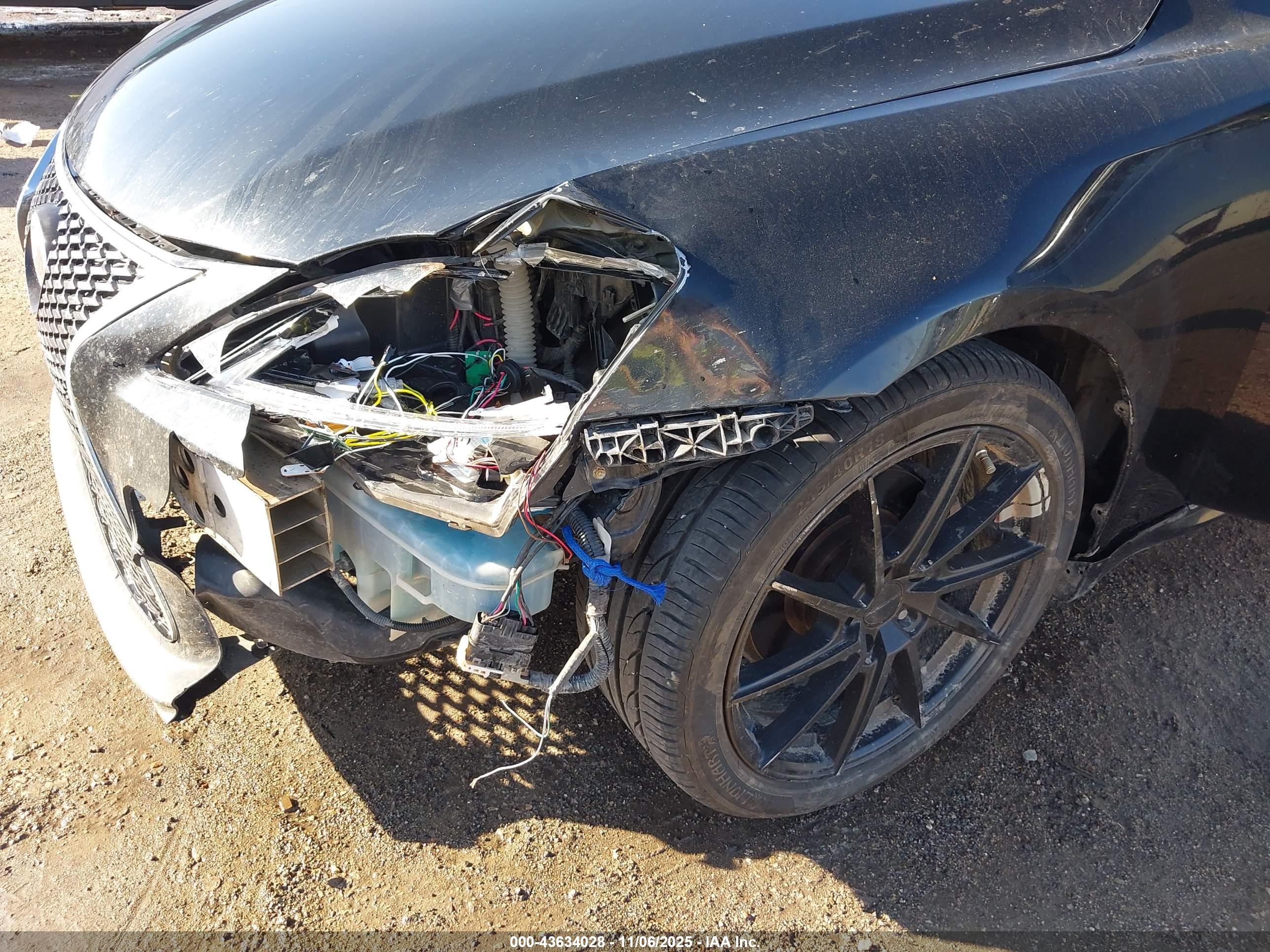 LEXUS IS image 6