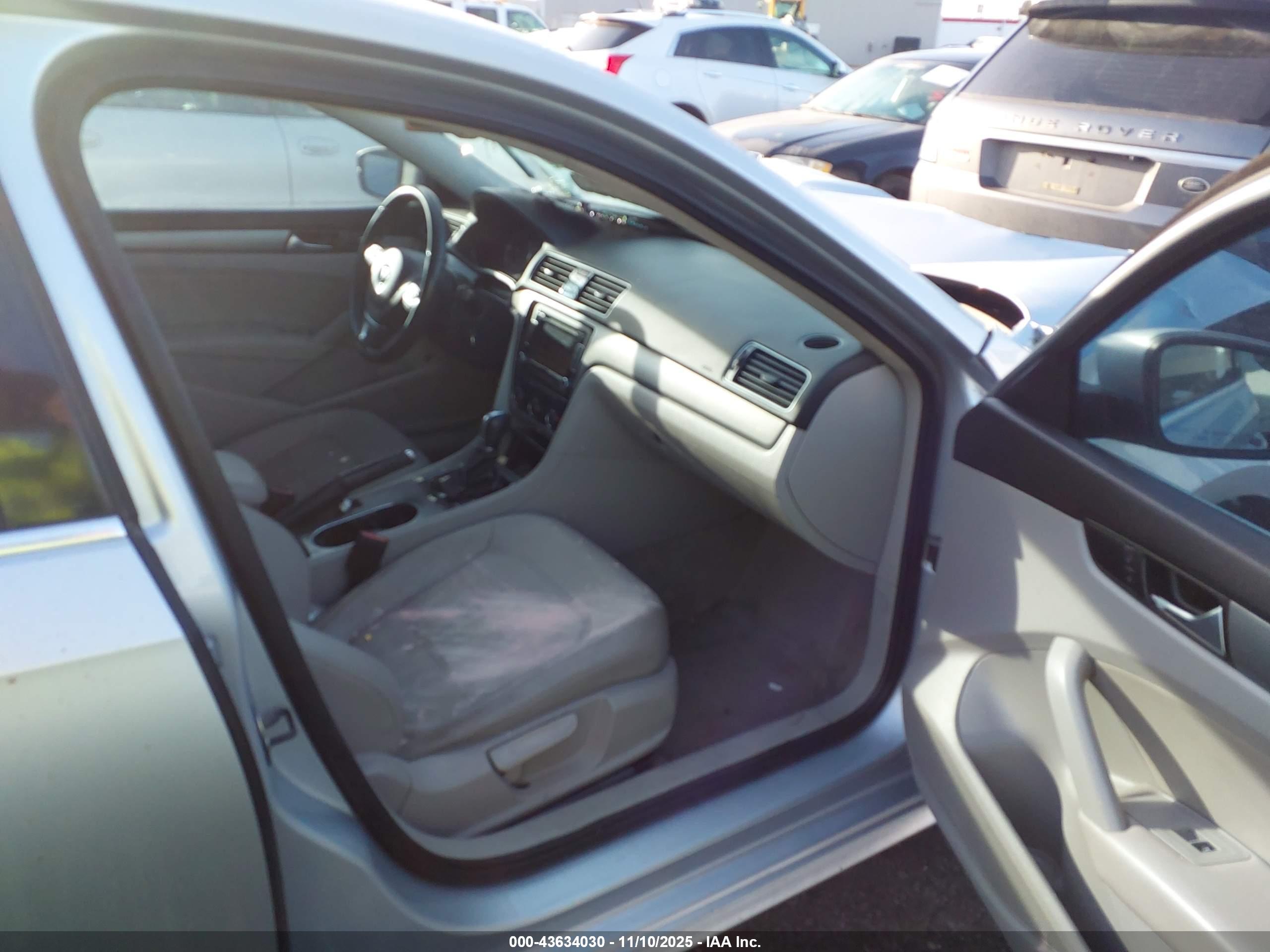 VOLKSWAGEN PASSAT image 5