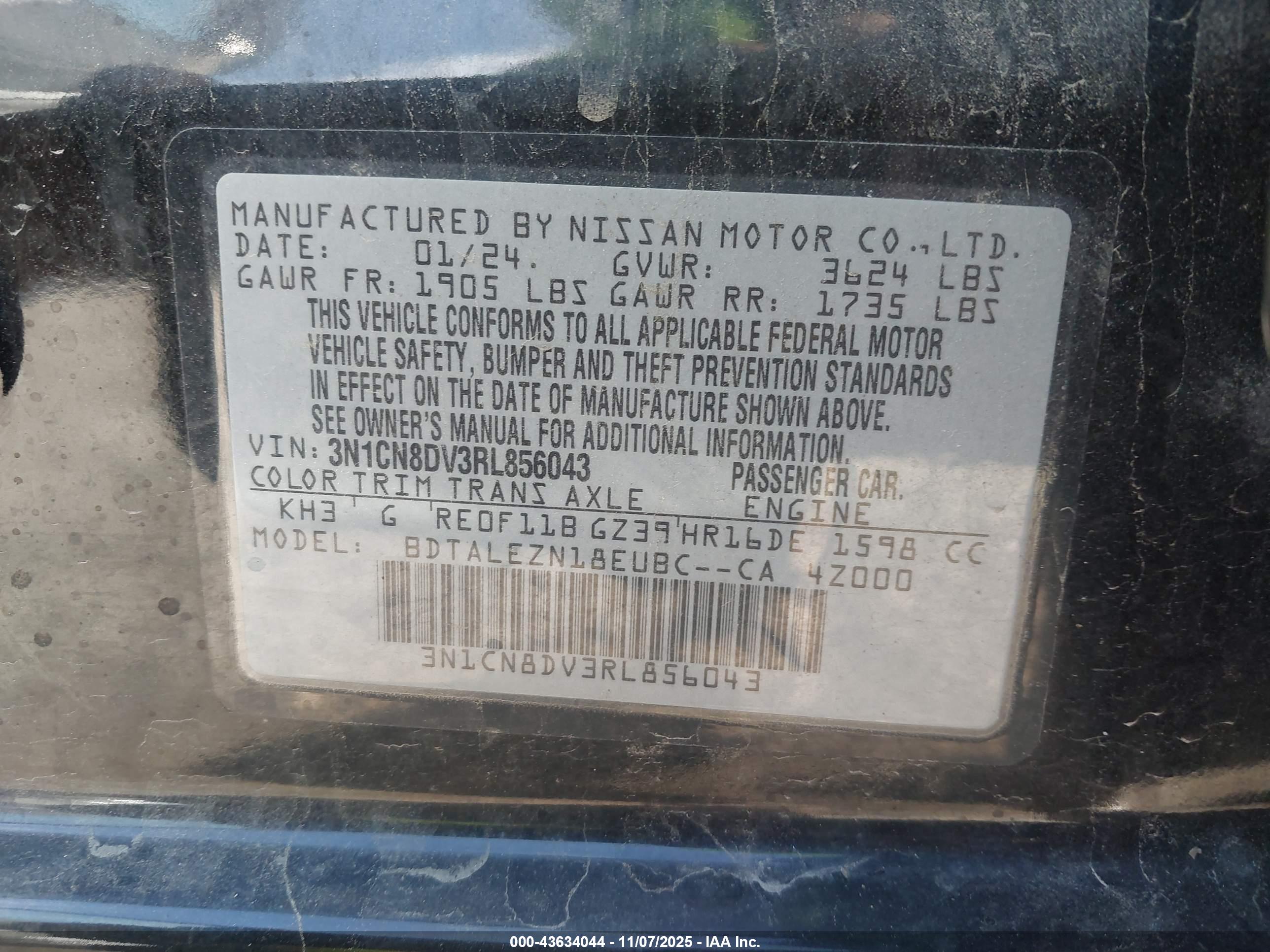 NISSAN VERSA image 9