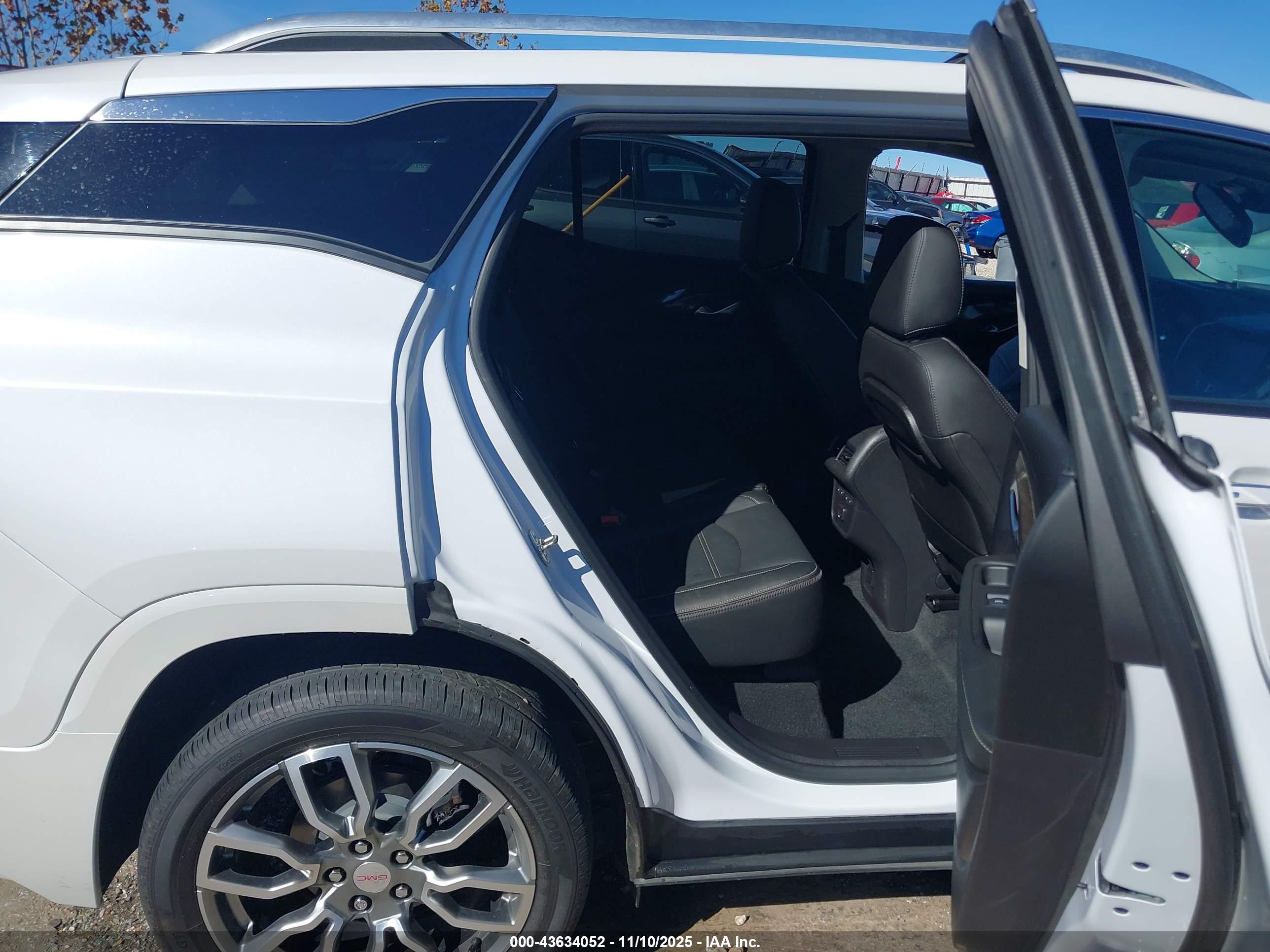 GMC TERRAIN image 8