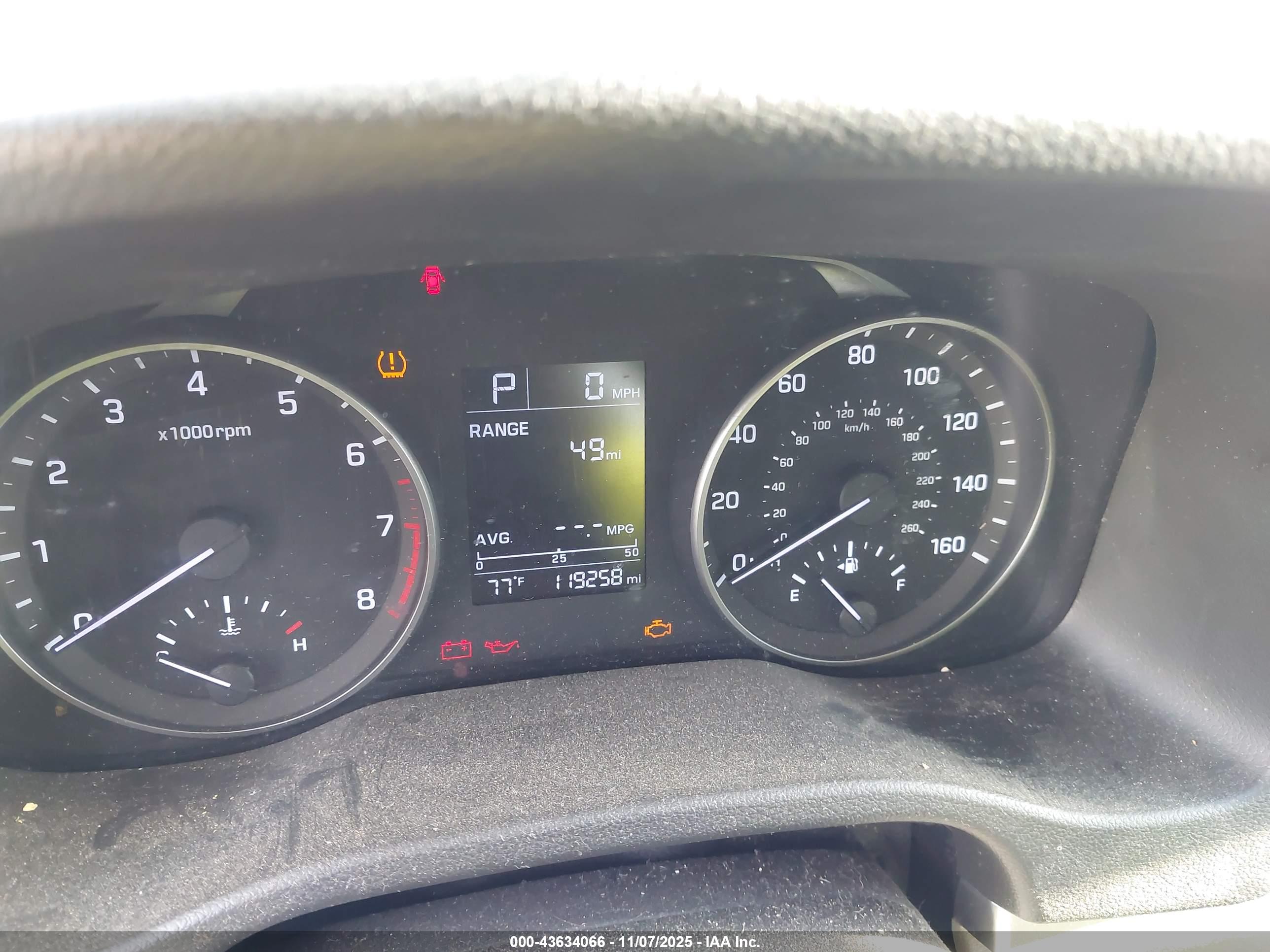 HYUNDAI ELANTRA image 7
