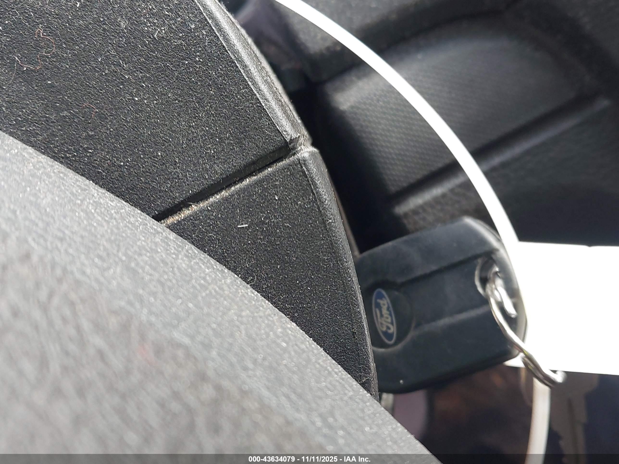 FORD FUSION image 11
