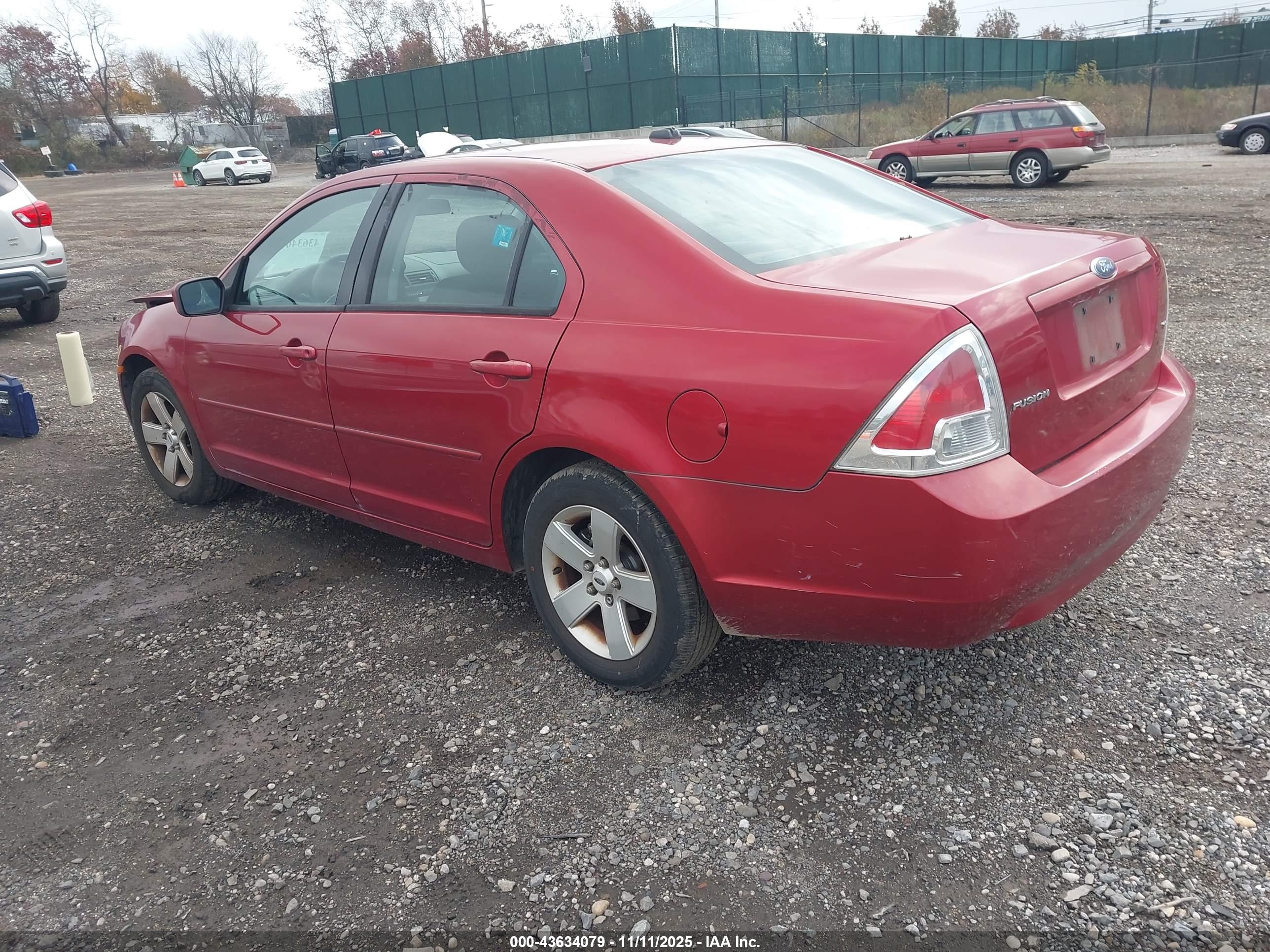 FORD FUSION image 3