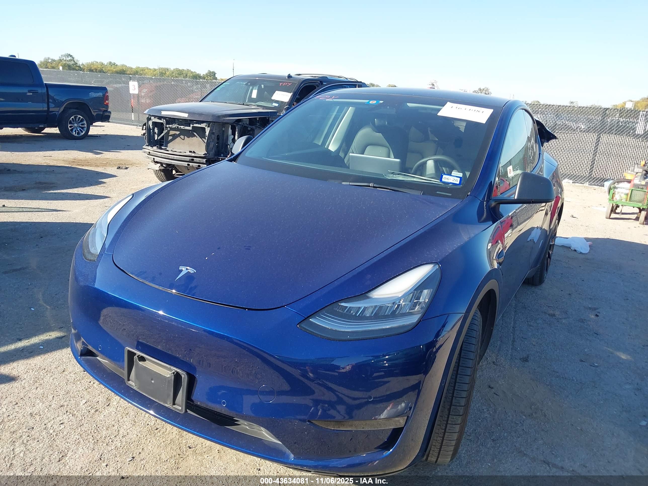 TESLA MODEL image 2
