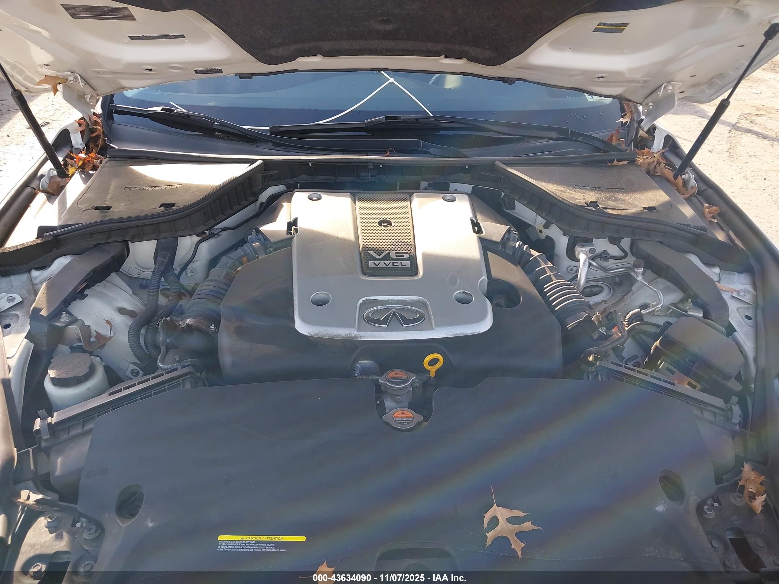INFINITI Q50 image 10