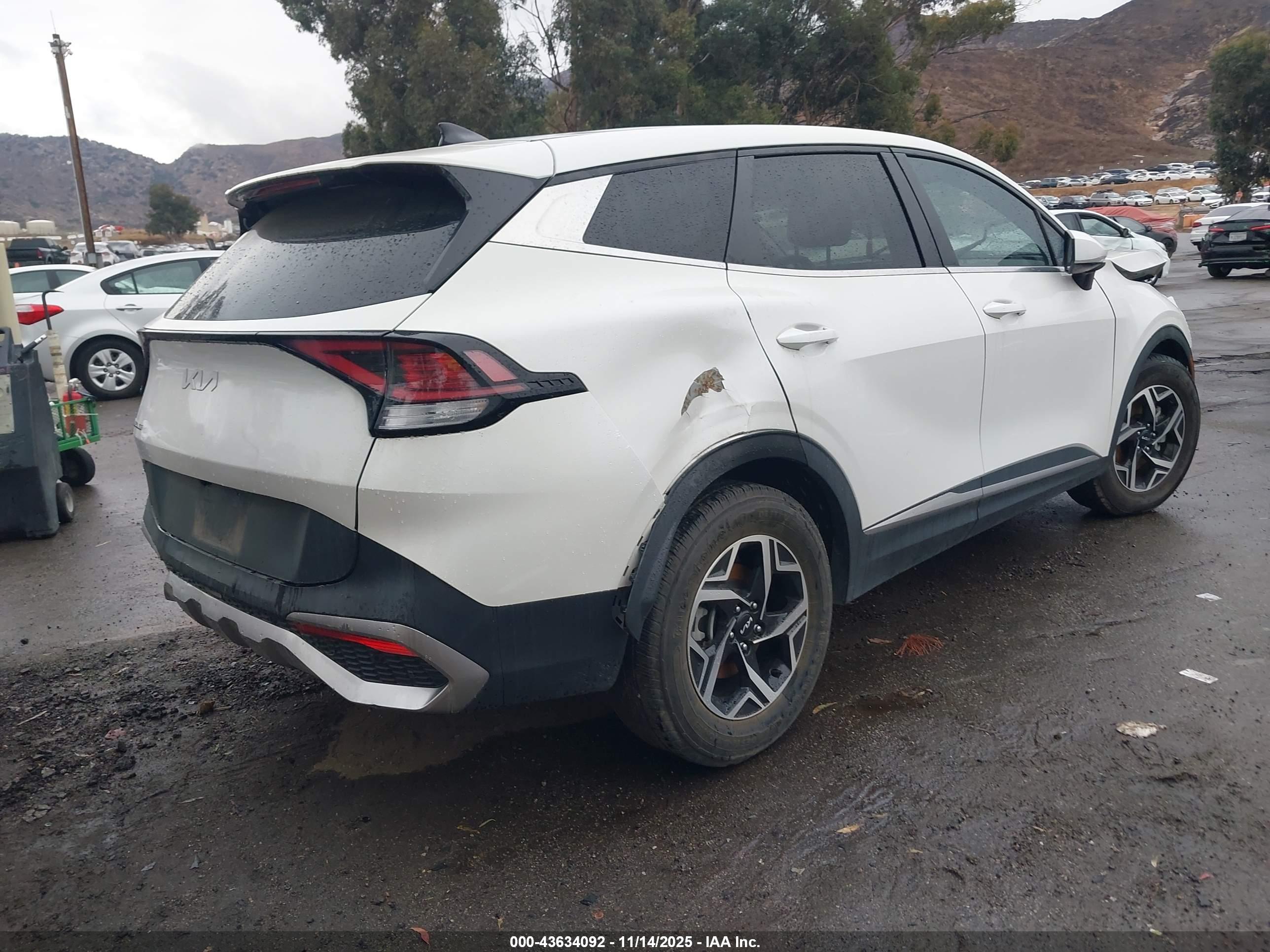 KIA SPORTAGE image 4