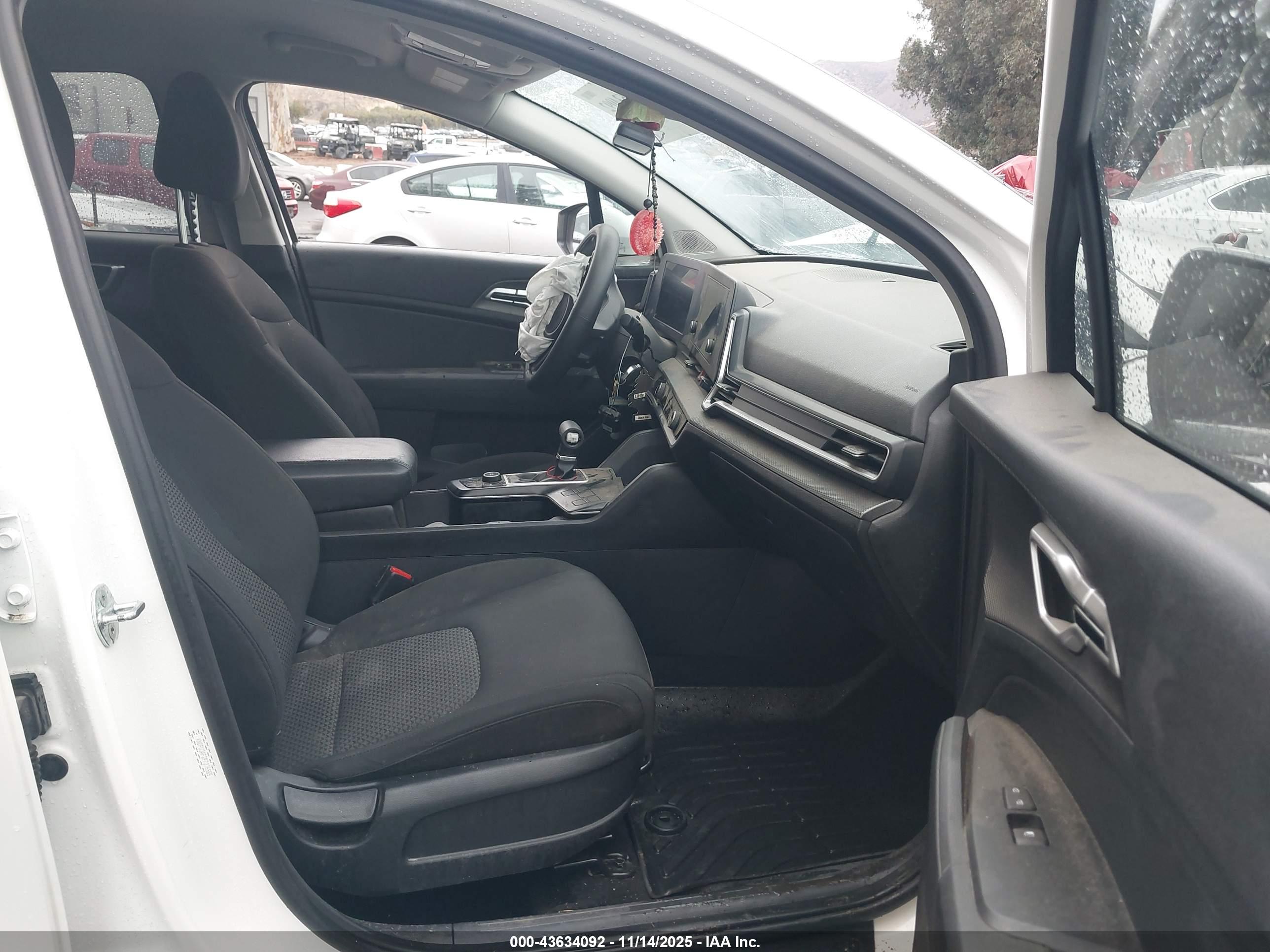 KIA SPORTAGE image 5