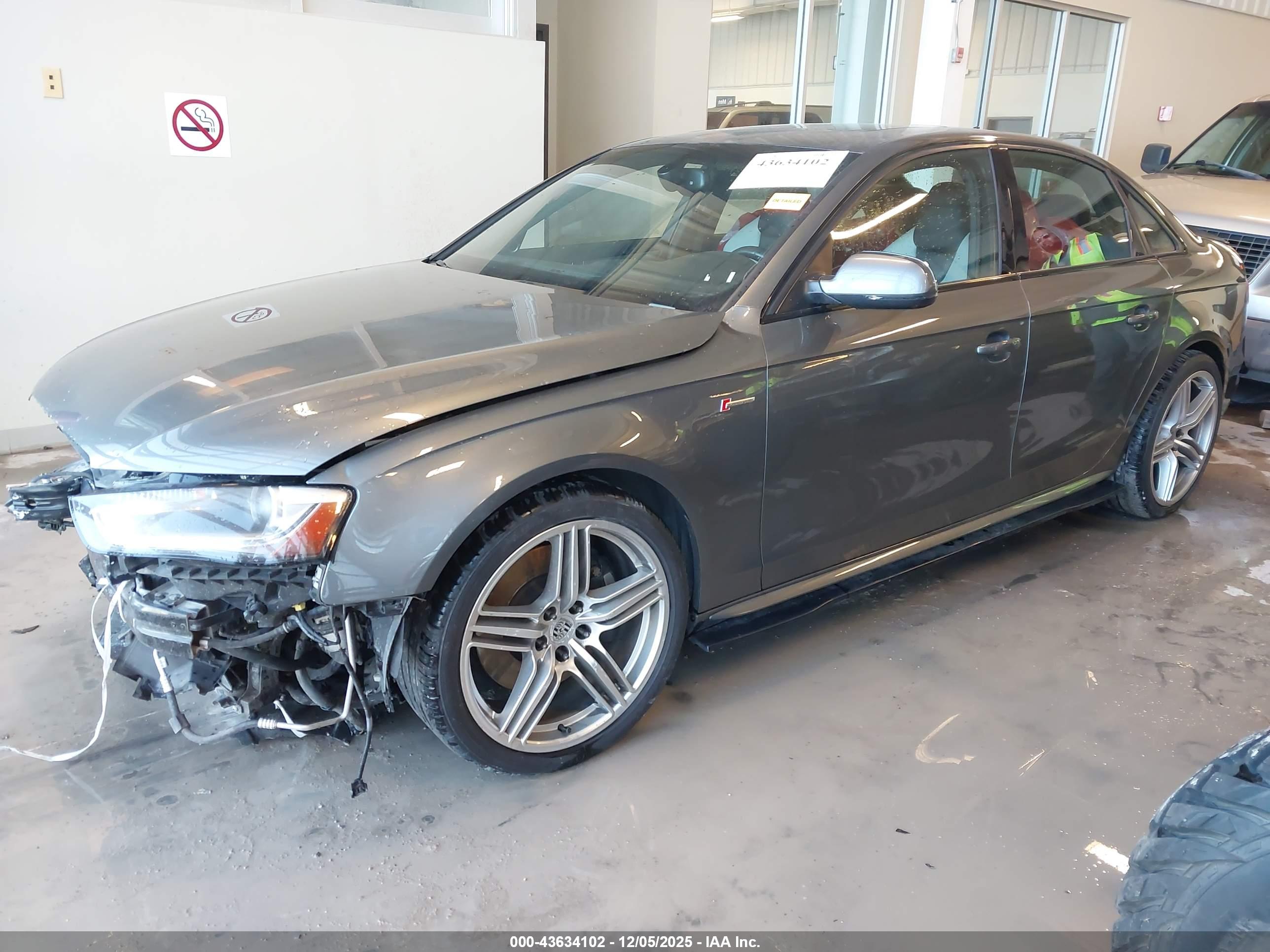 AUDI S4 image 2