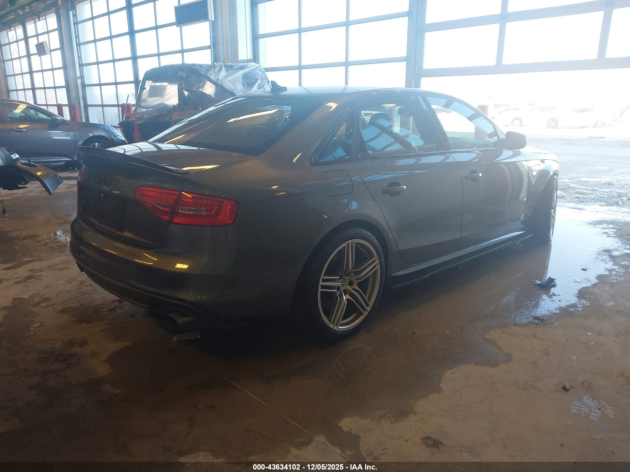 AUDI S4 image 4
