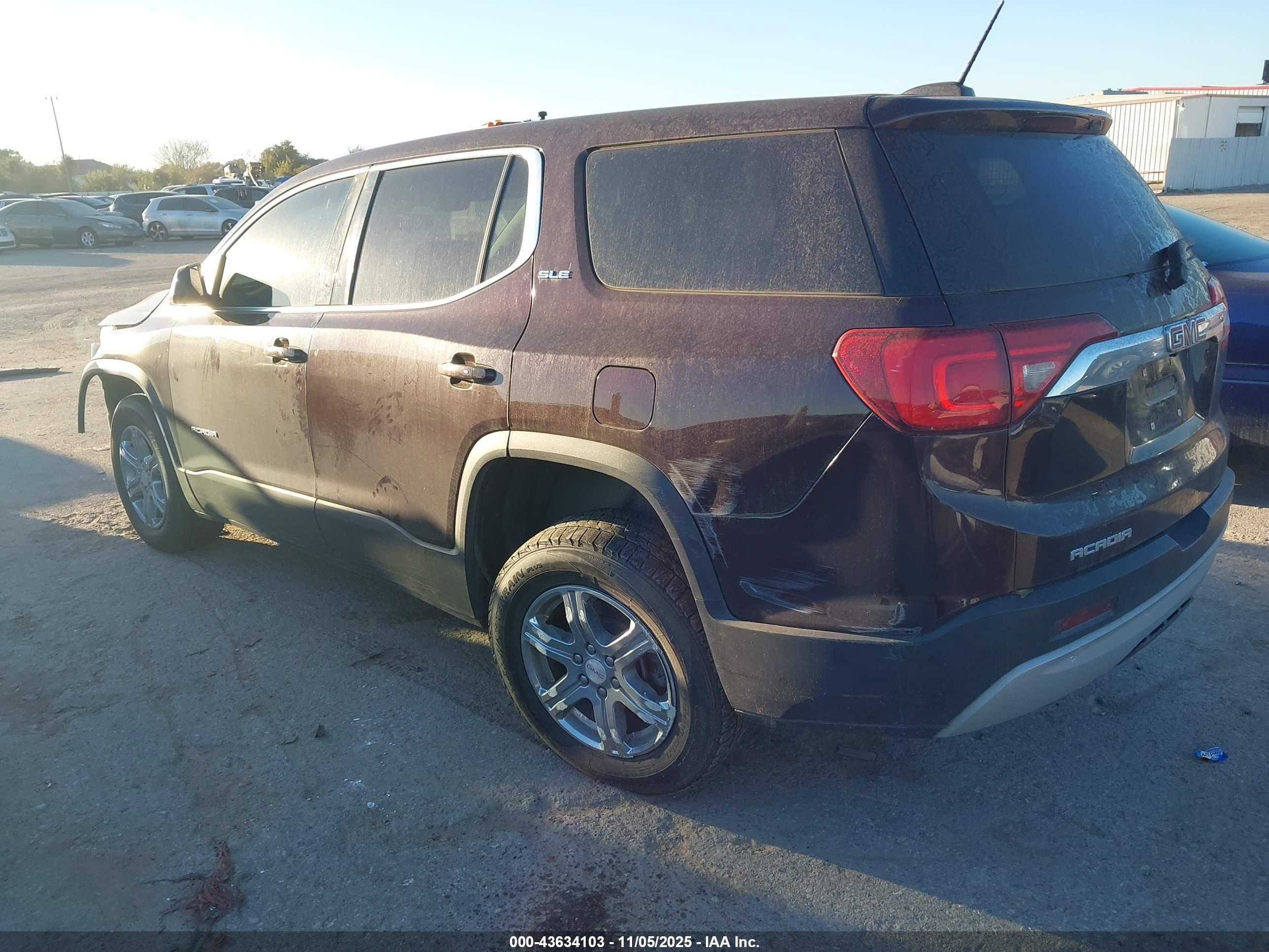 GMC ACADIA image 3