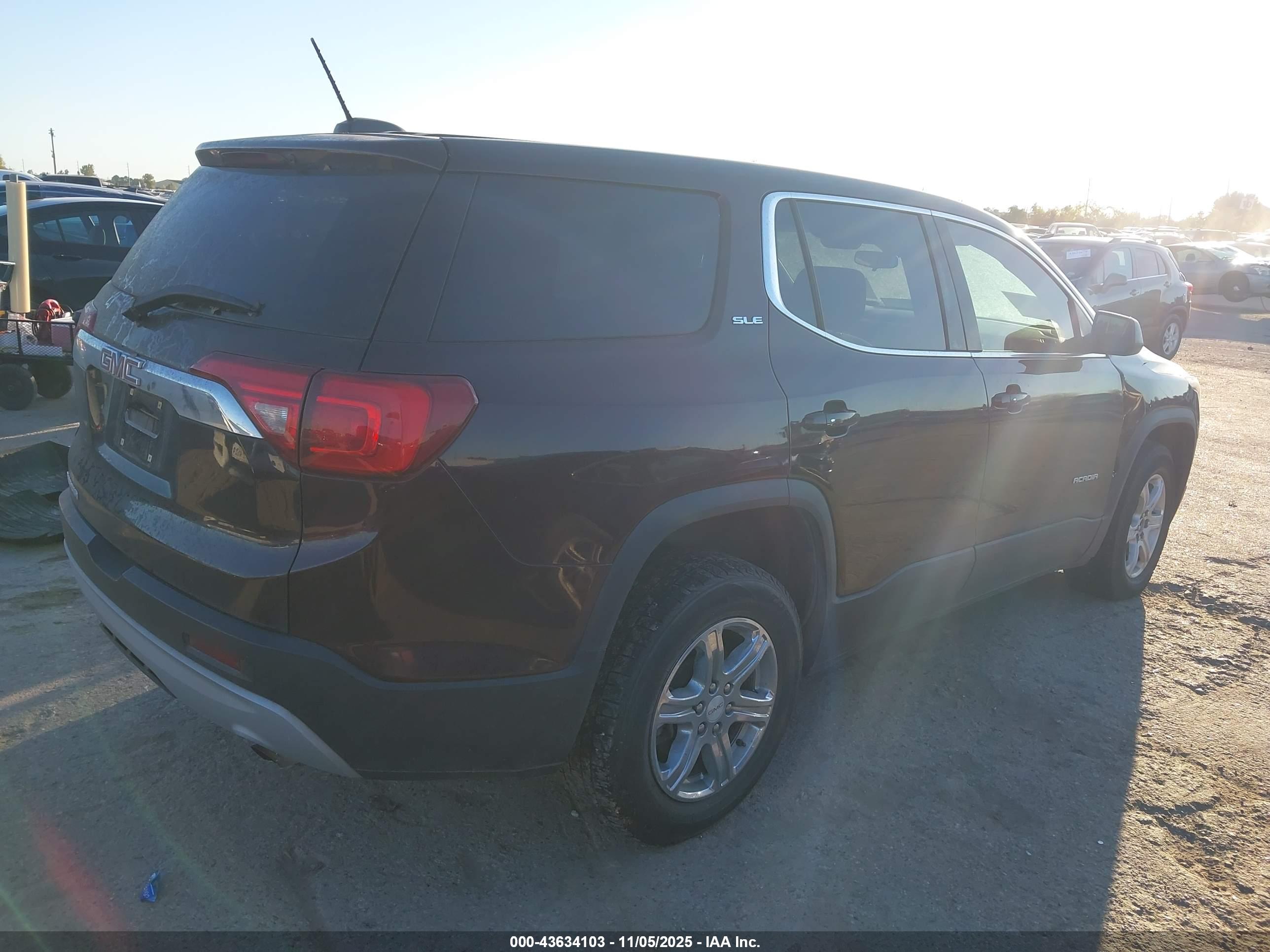GMC ACADIA image 4