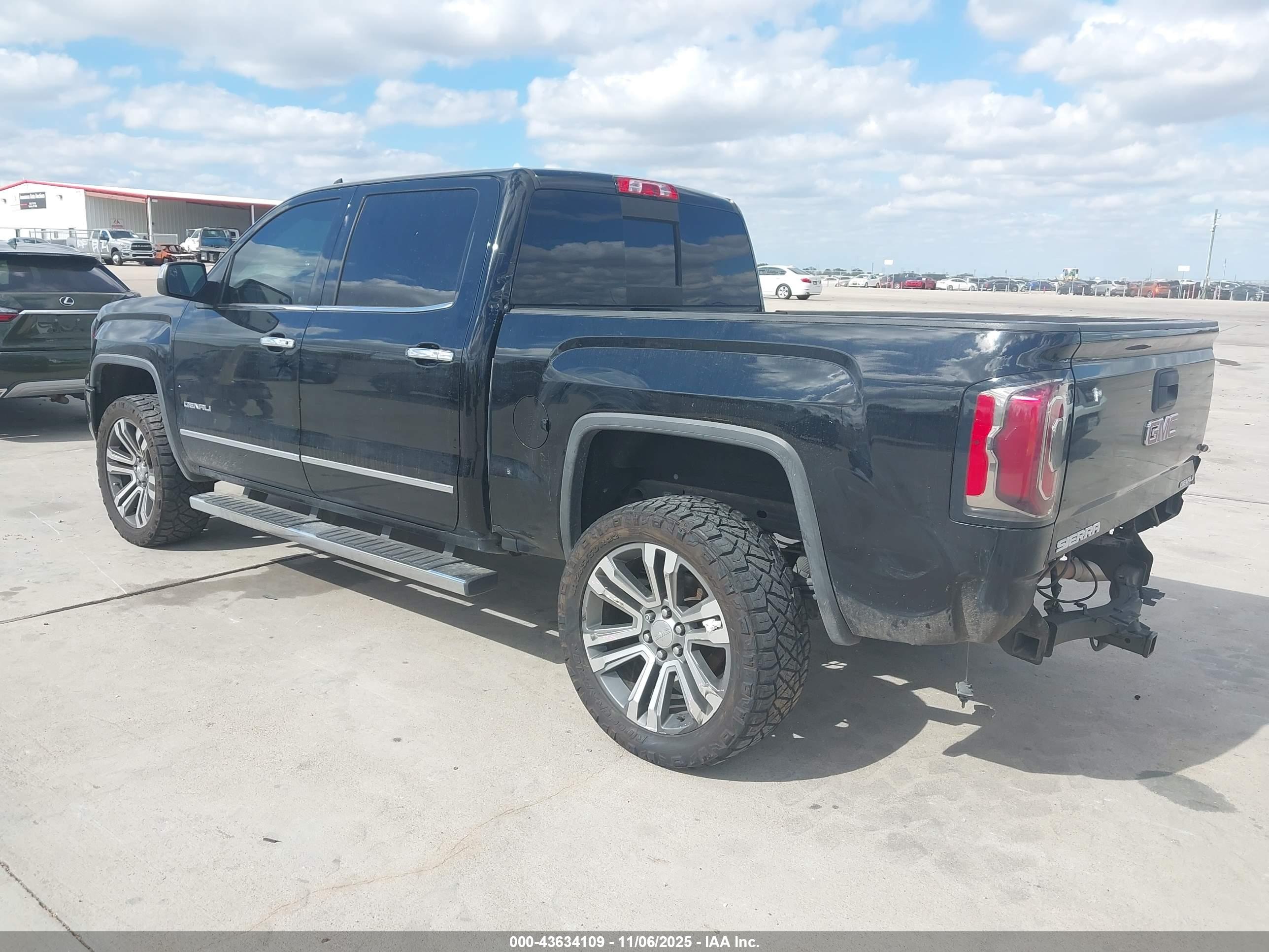 GMC SIERRA image 3