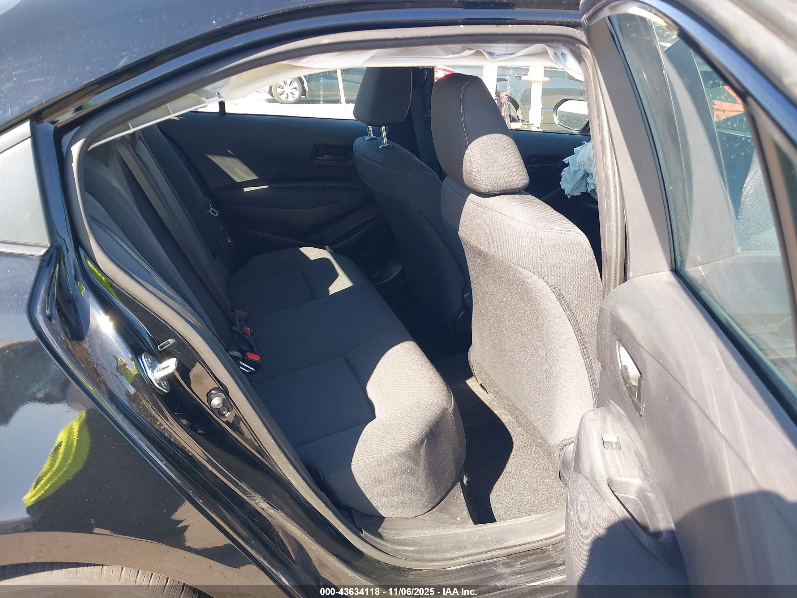 TOYOTA COROLLA image 8