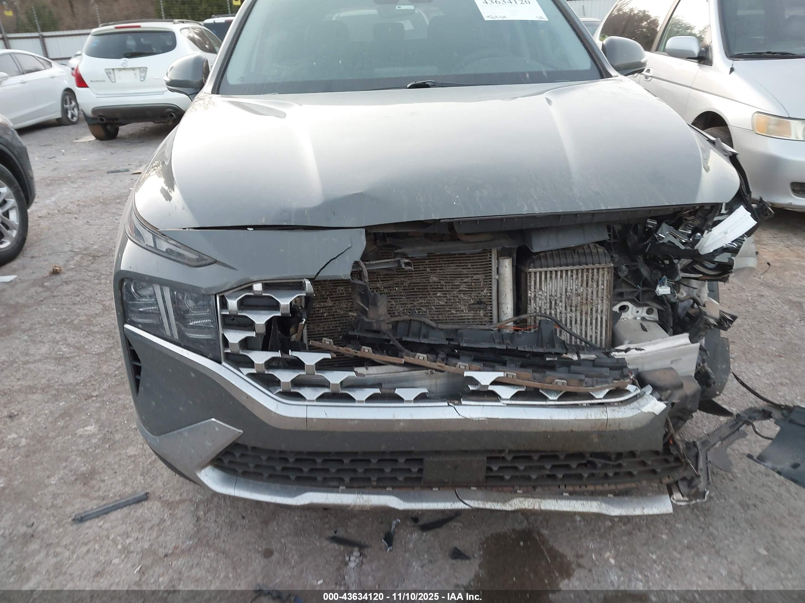 HYUNDAI SANTA image 6