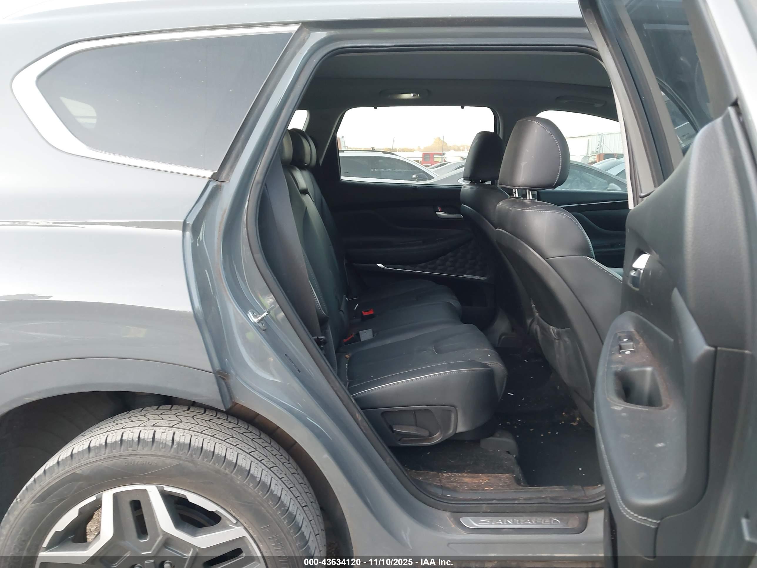 HYUNDAI SANTA image 8