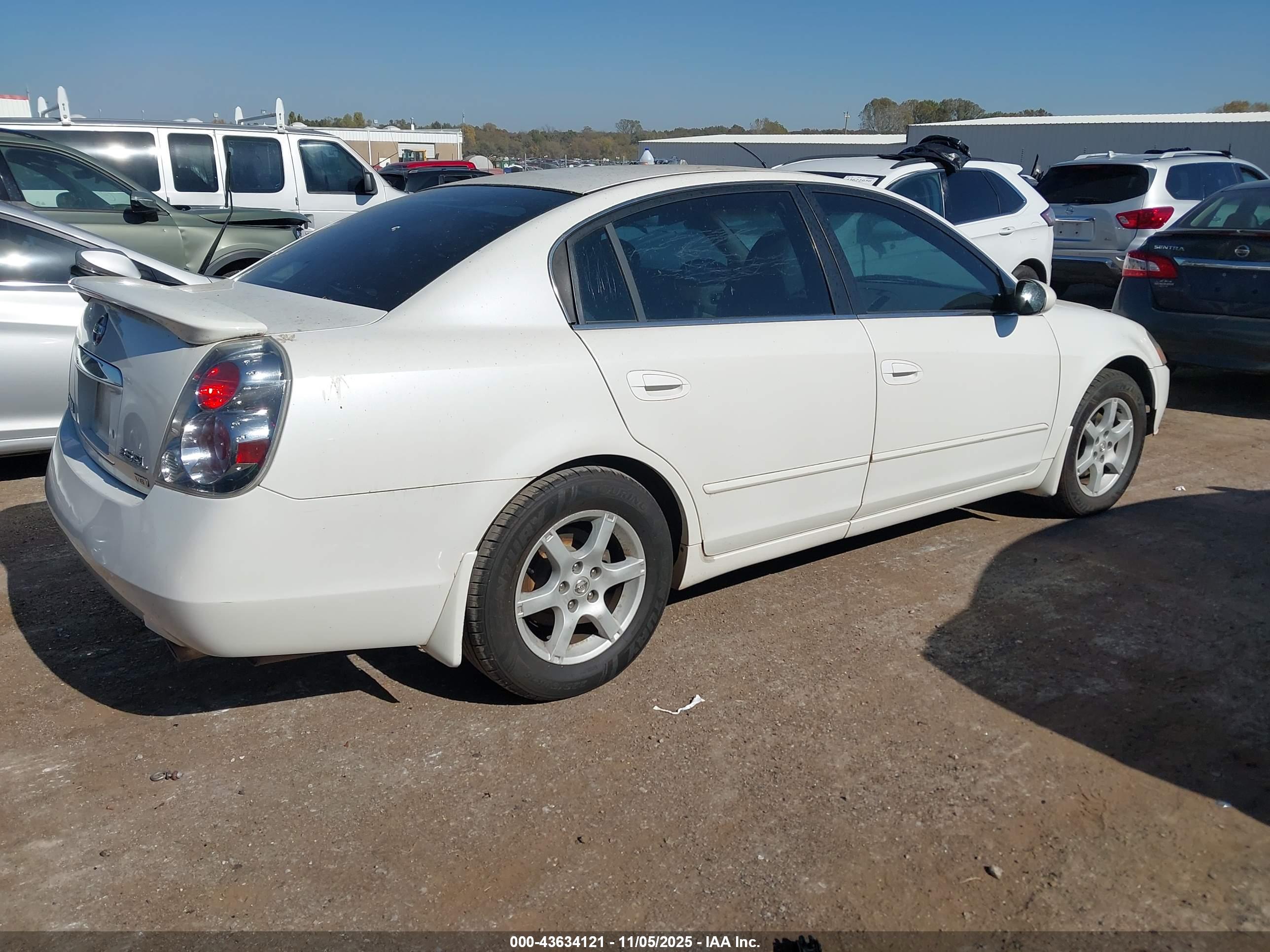 NISSAN ALTIMA image 4