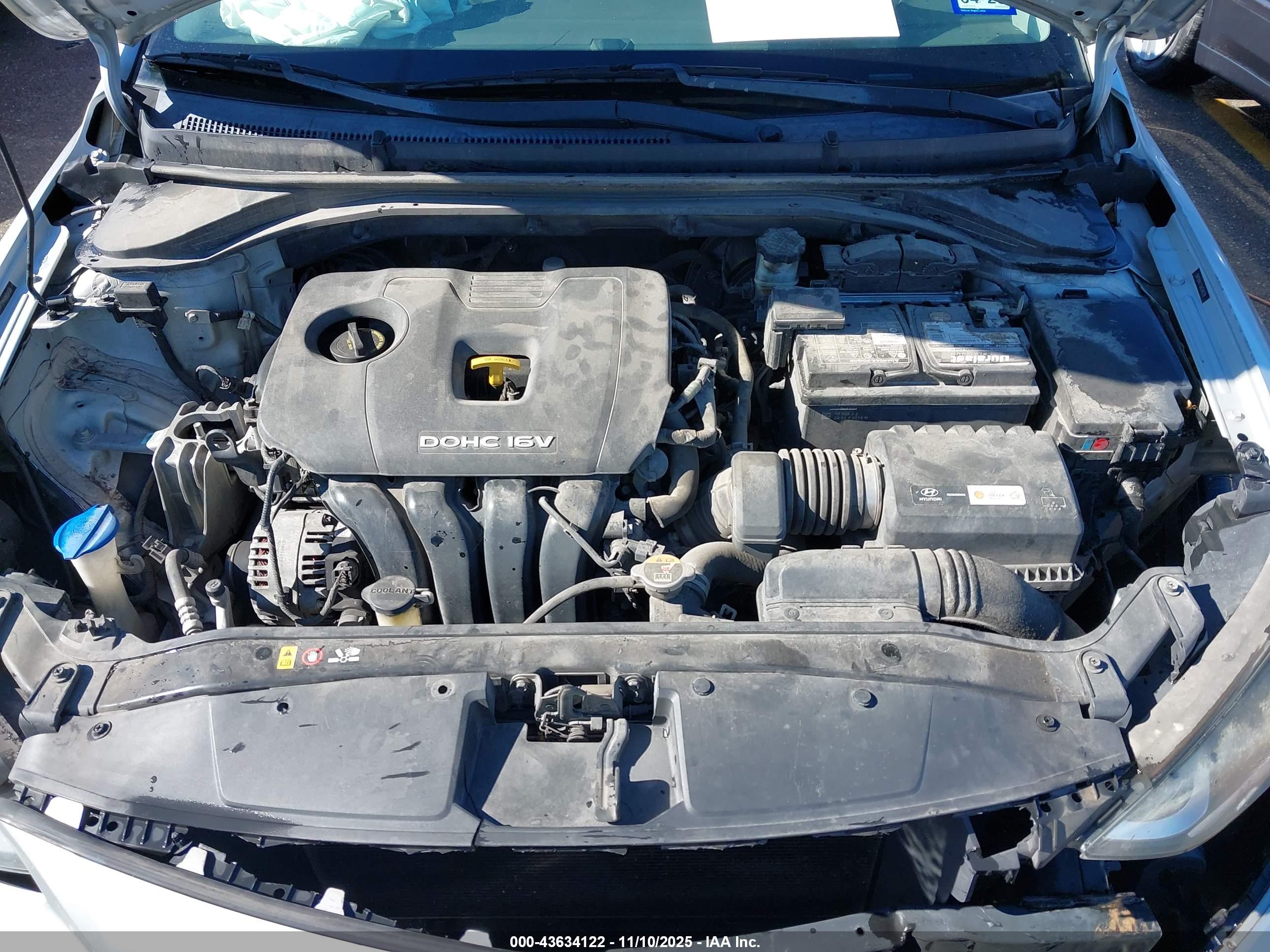 HYUNDAI ELANTRA image 10