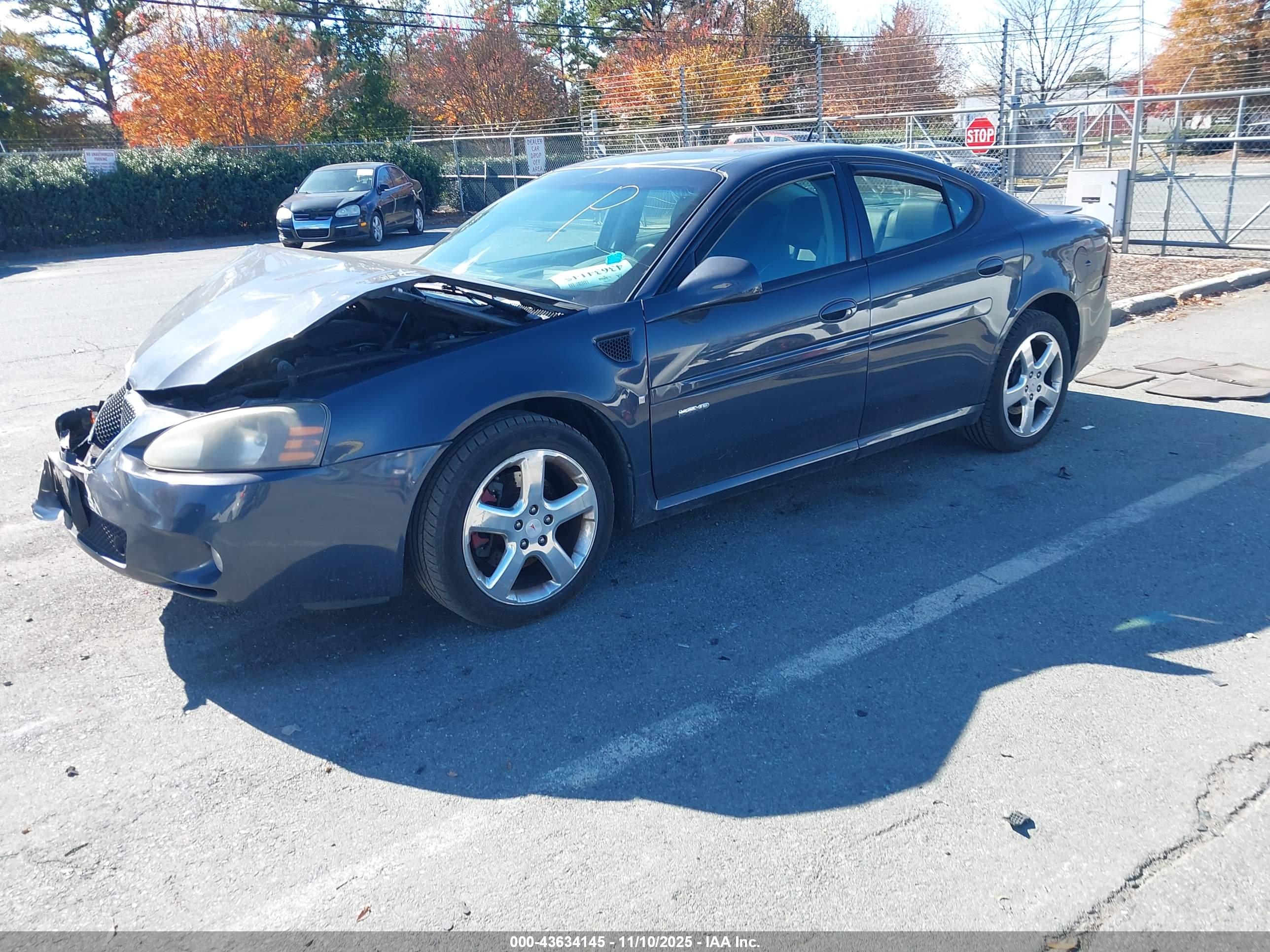 PONTIAC GRAND image 2