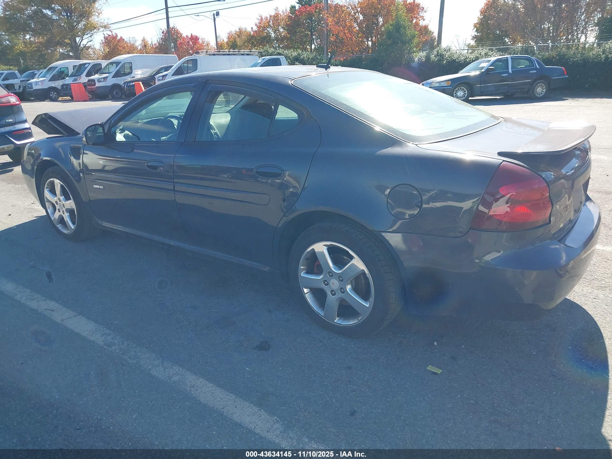 PONTIAC GRAND image 3