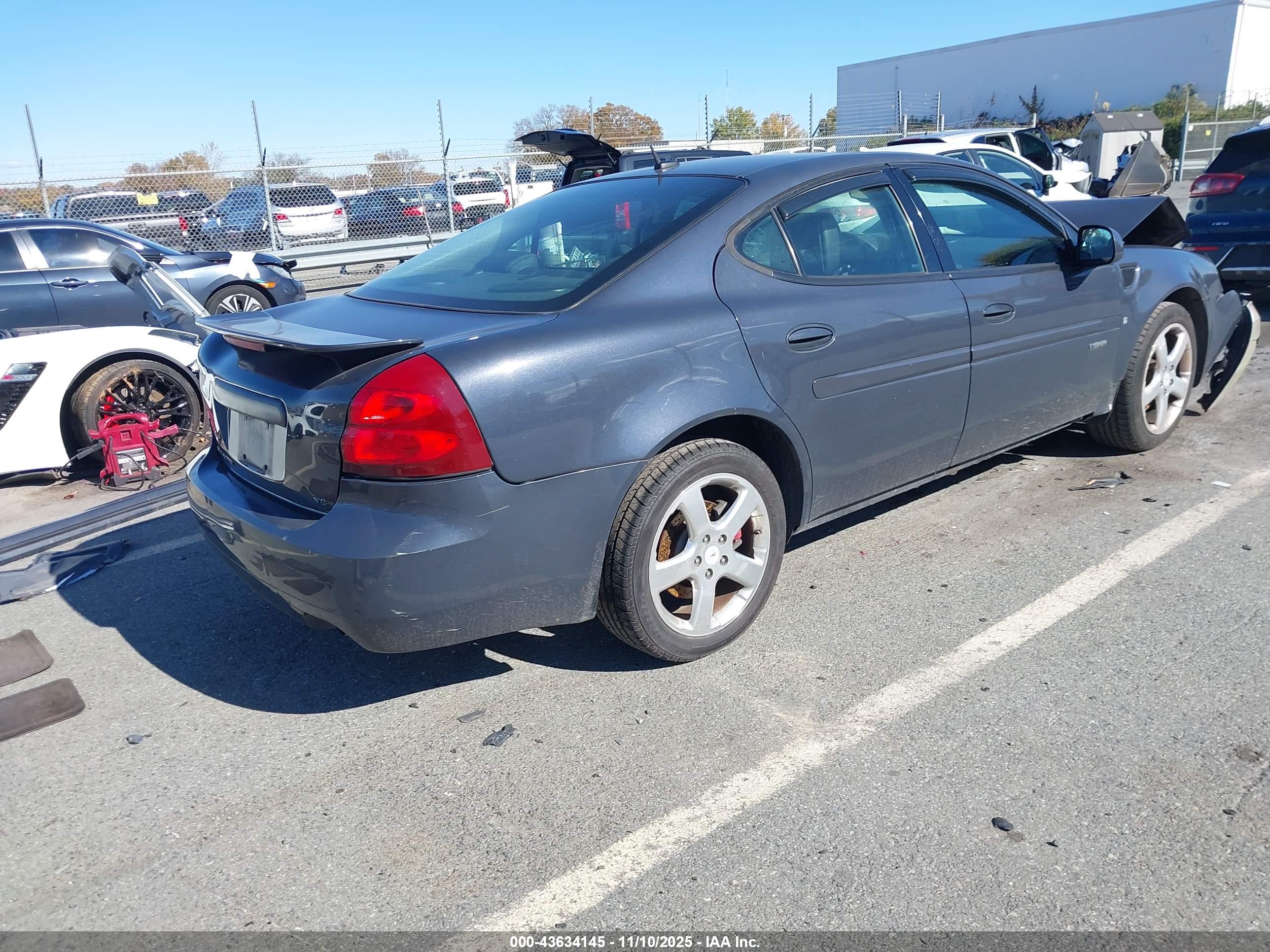 PONTIAC GRAND image 4
