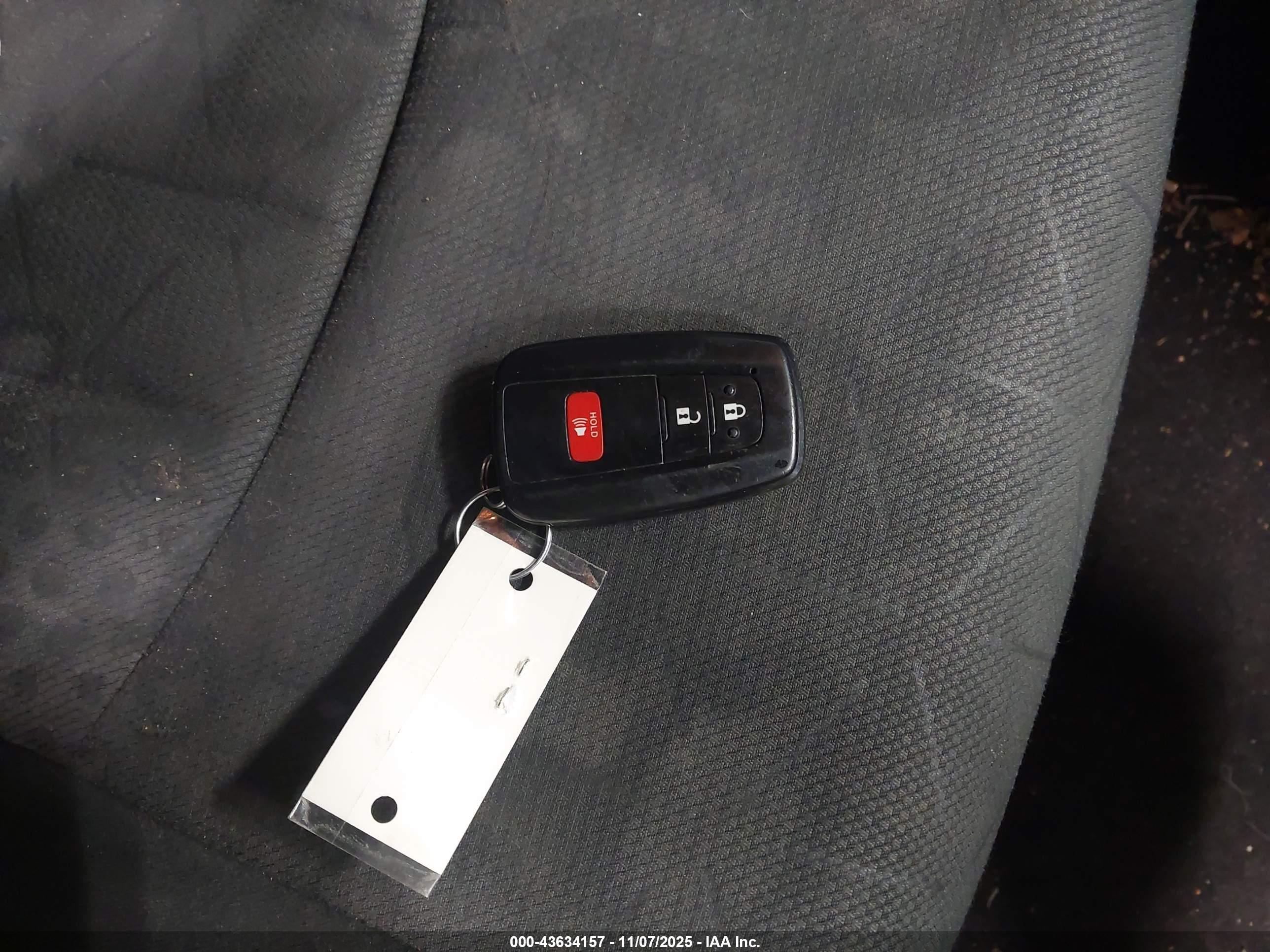 TOYOTA RAV4 image 11