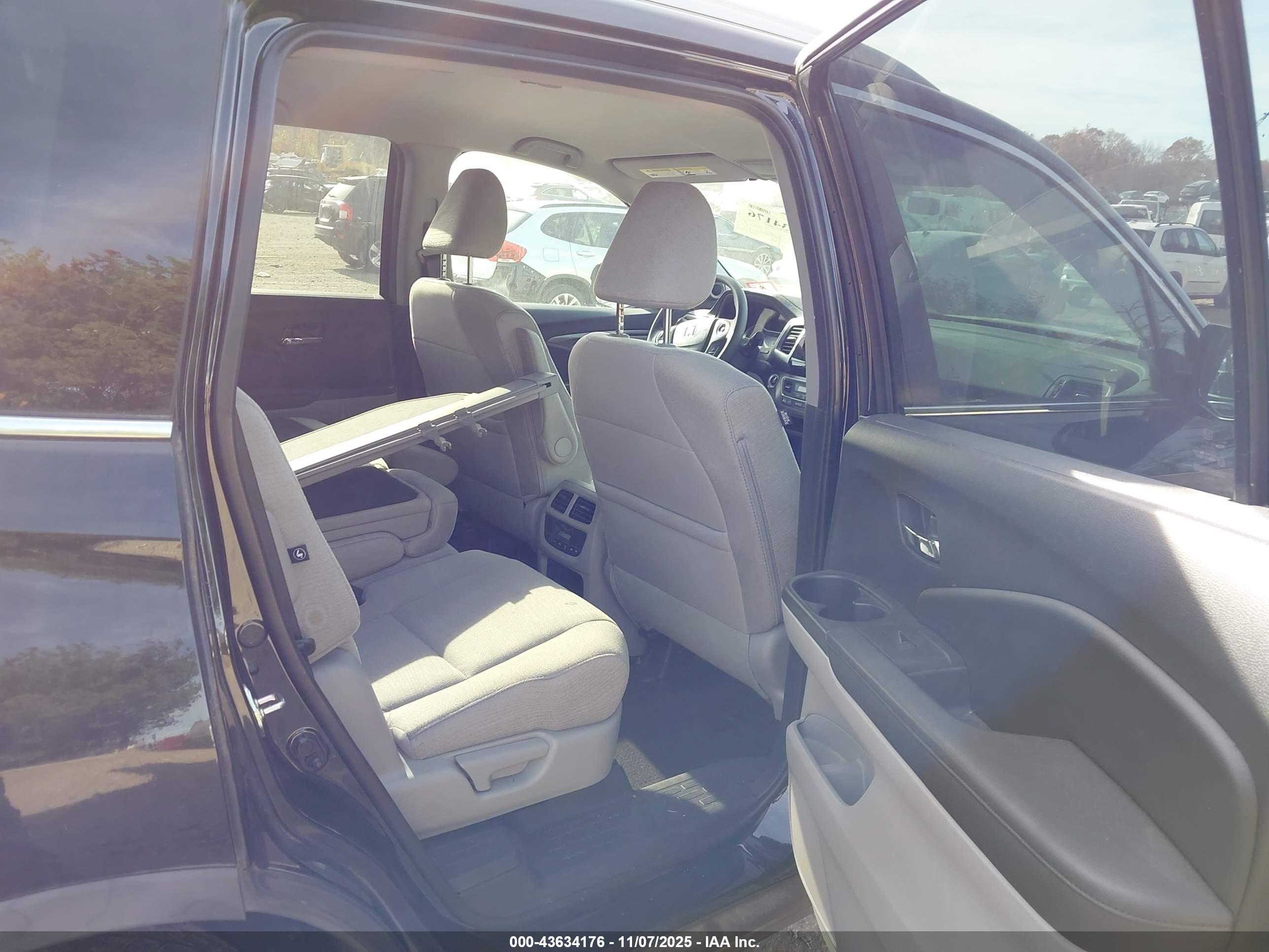 HONDA PILOT image 8