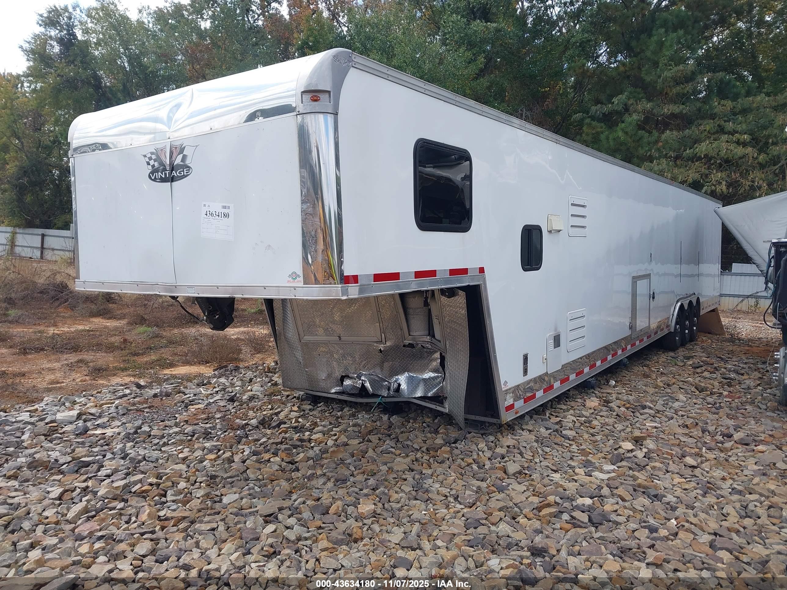 VINTAGE TRAILERS image 2