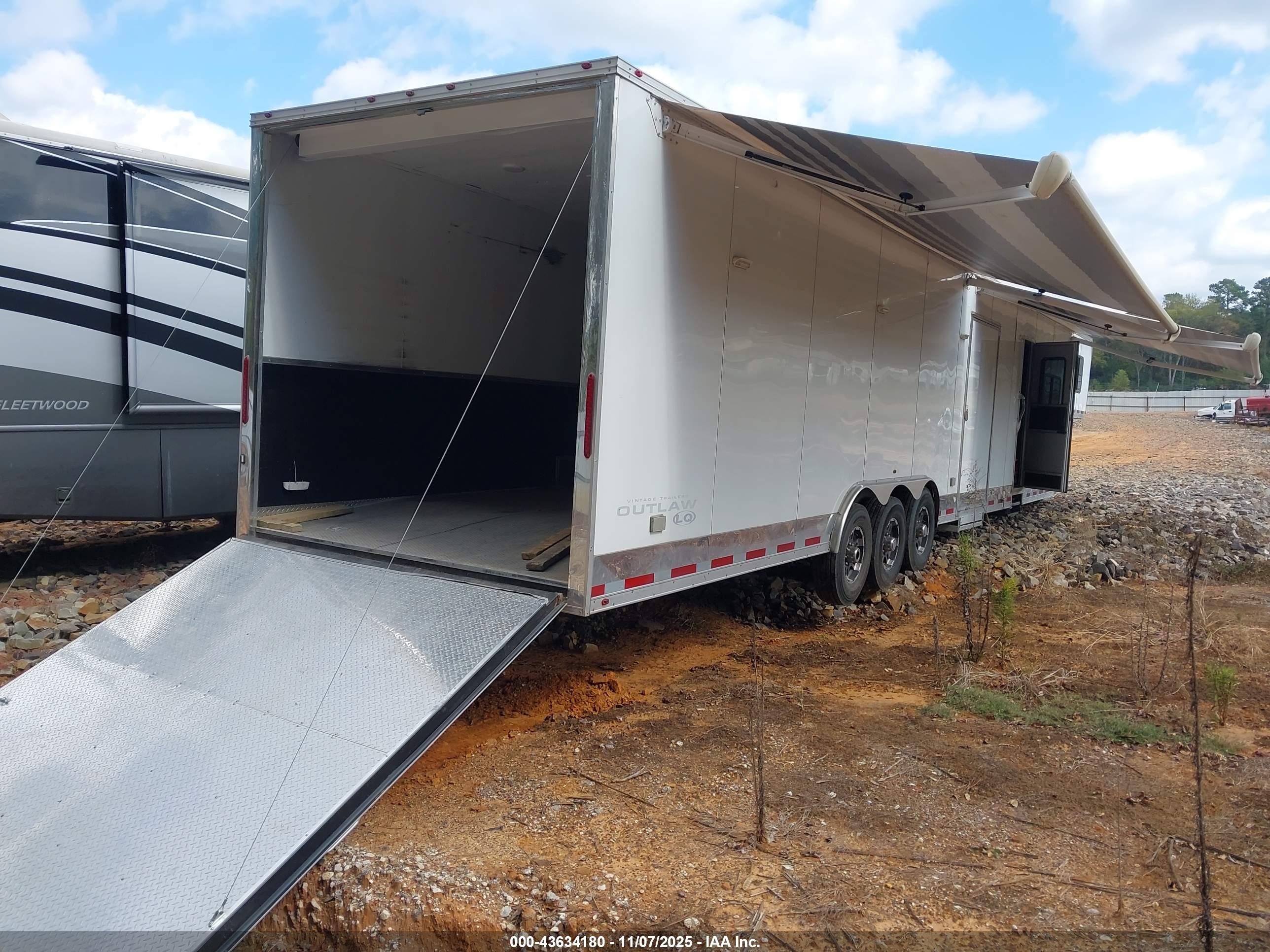 VINTAGE TRAILERS image 4