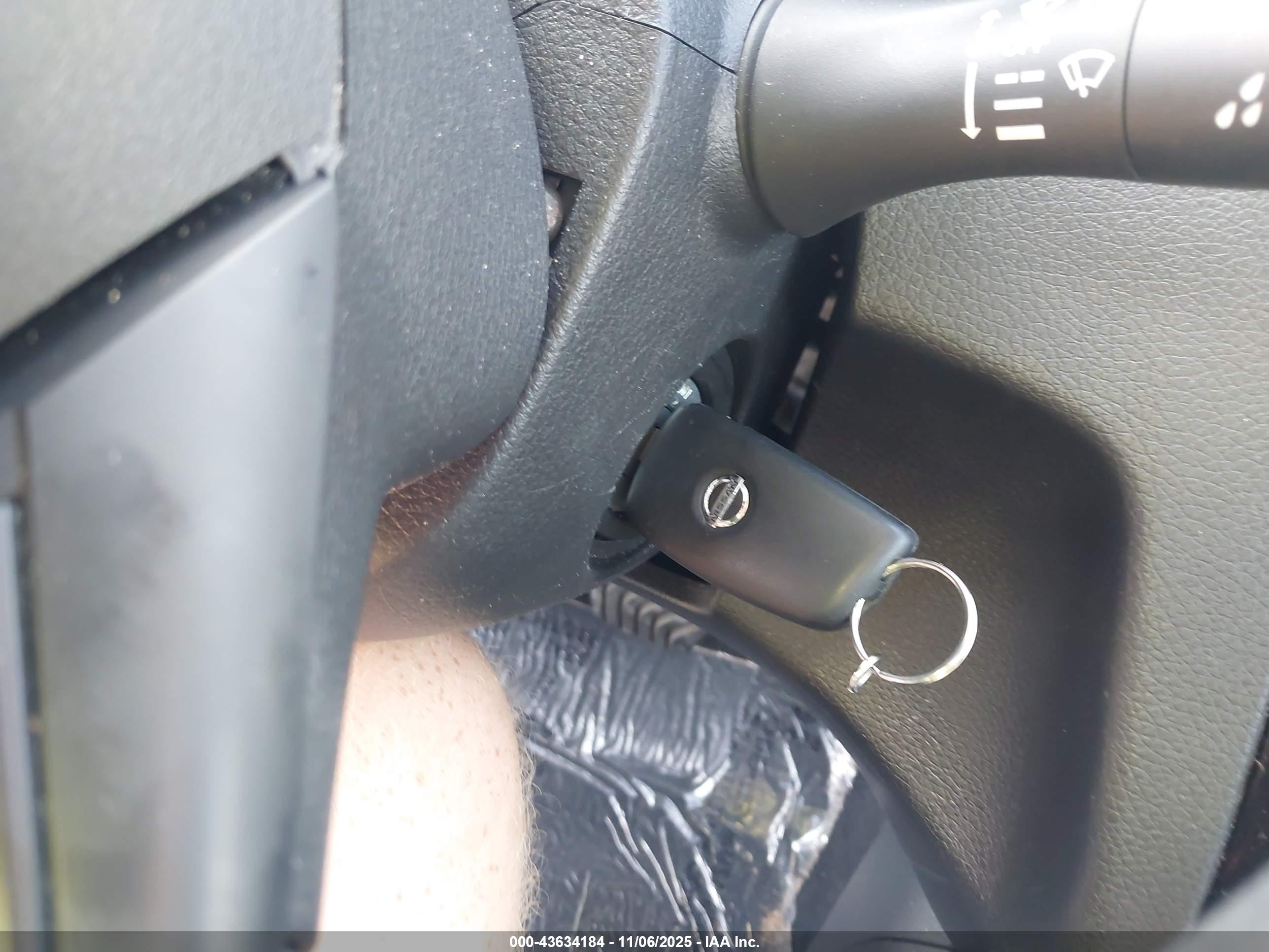 NISSAN ROGUE image 11