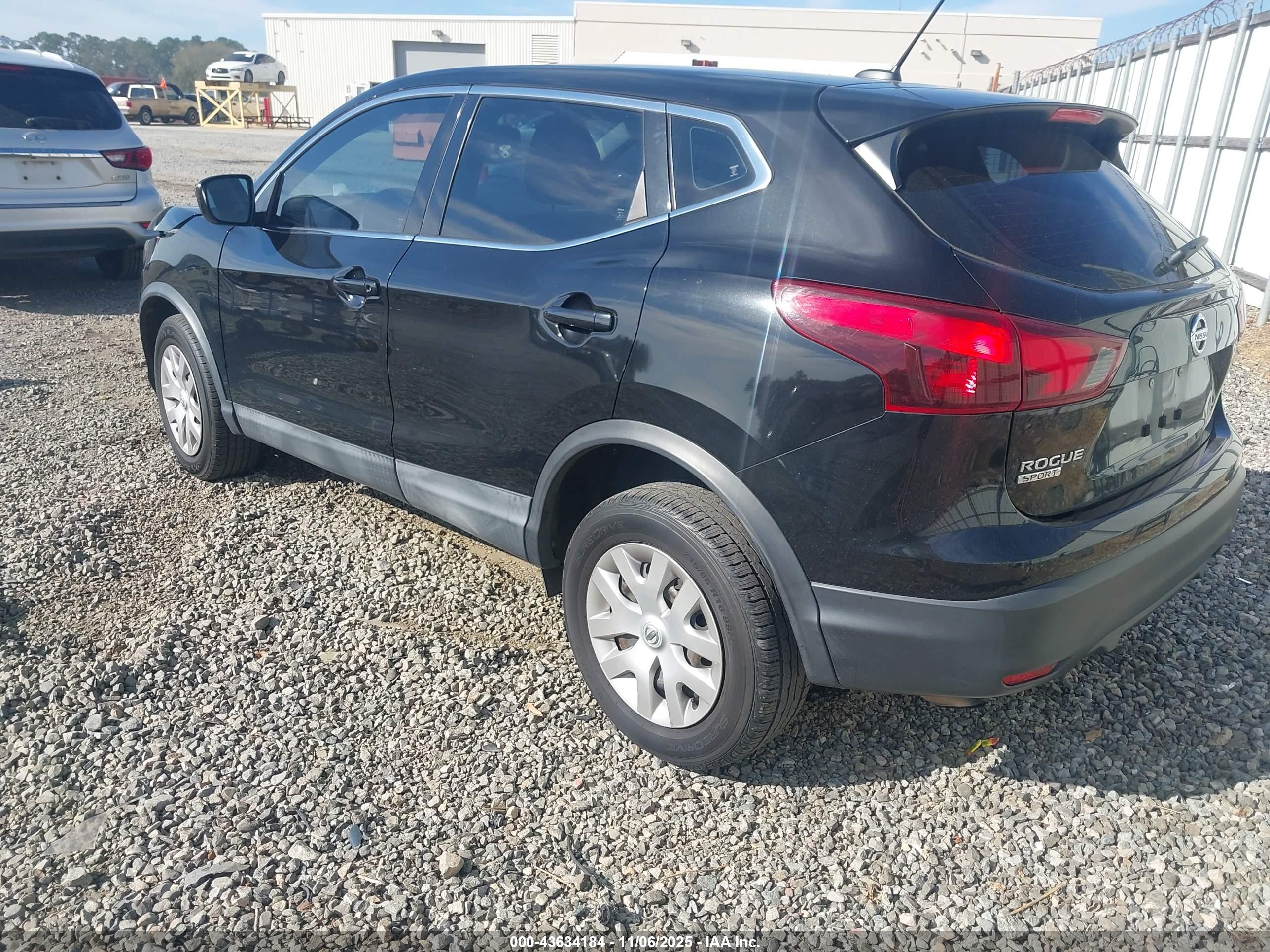NISSAN ROGUE image 3
