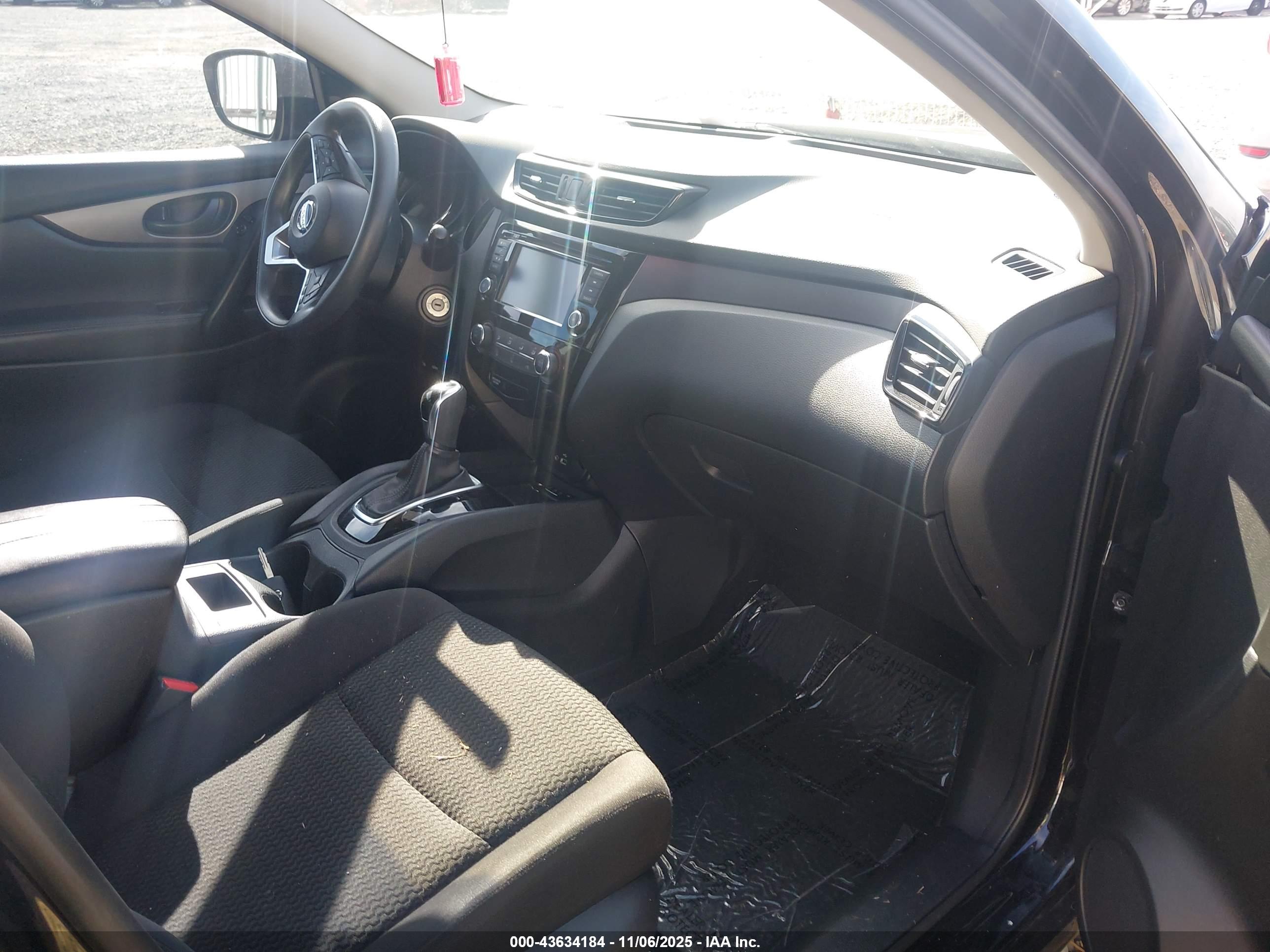 NISSAN ROGUE image 5