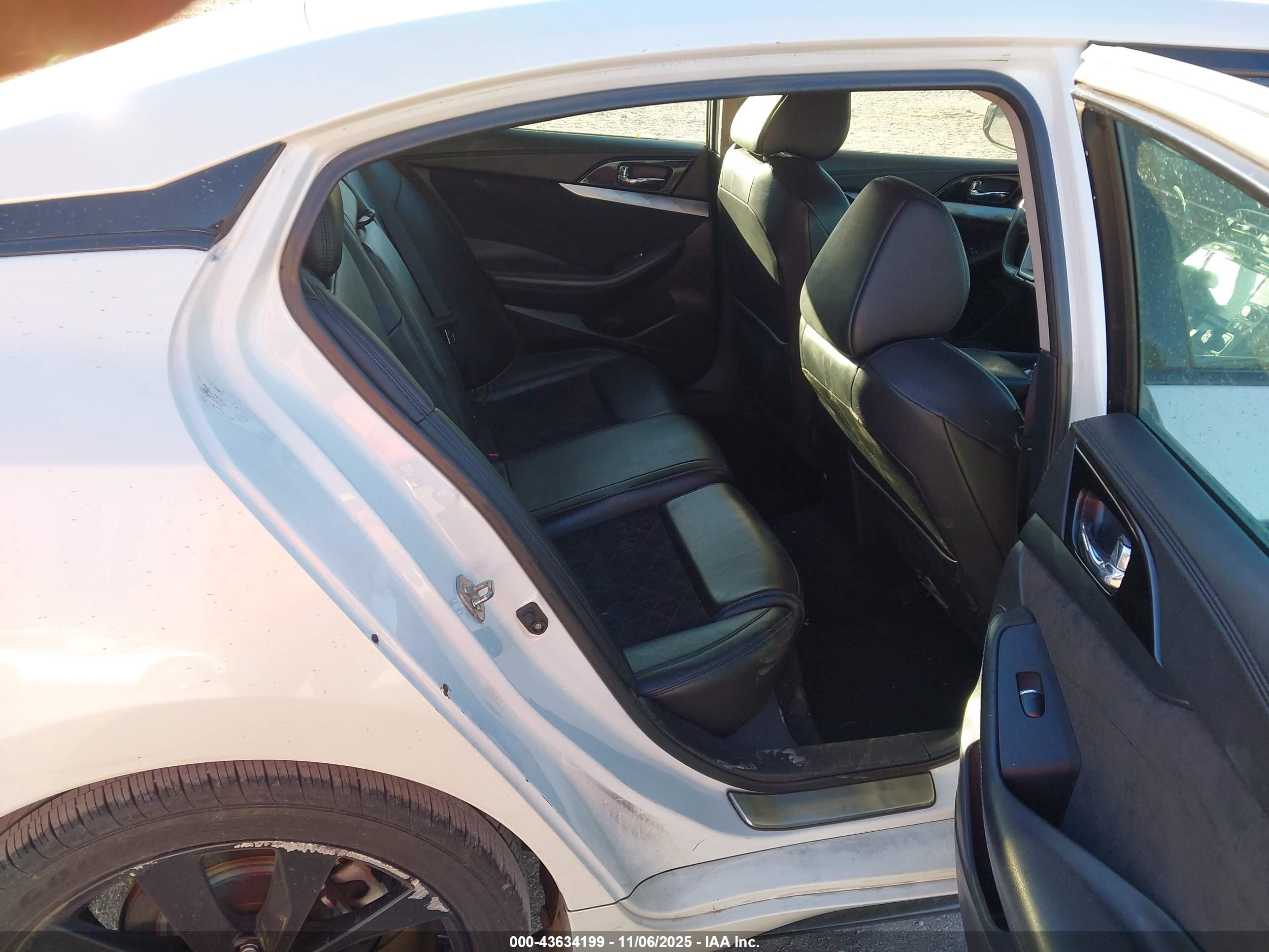 NISSAN MAXIMA image 8