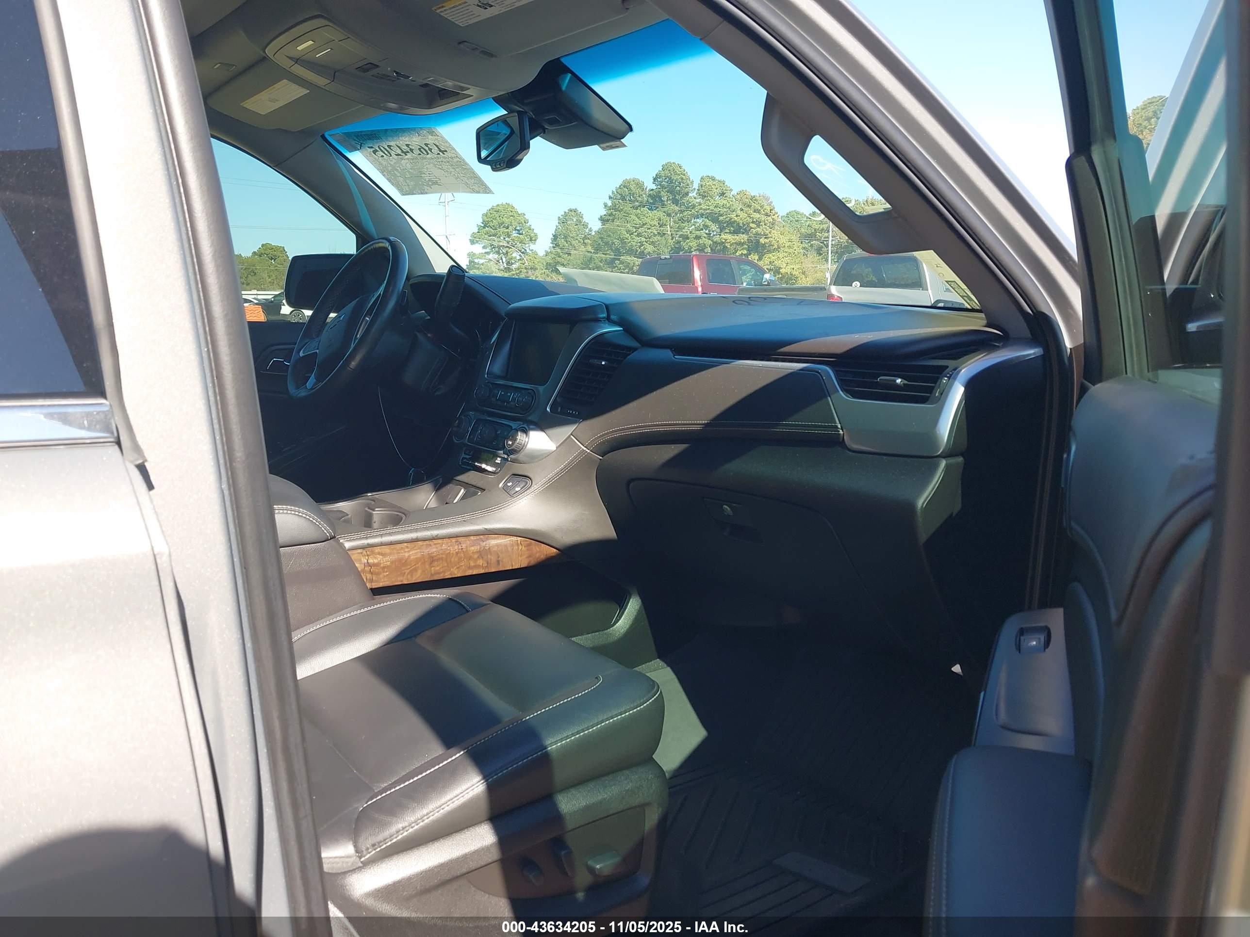 CHEVROLET TAHOE image 5