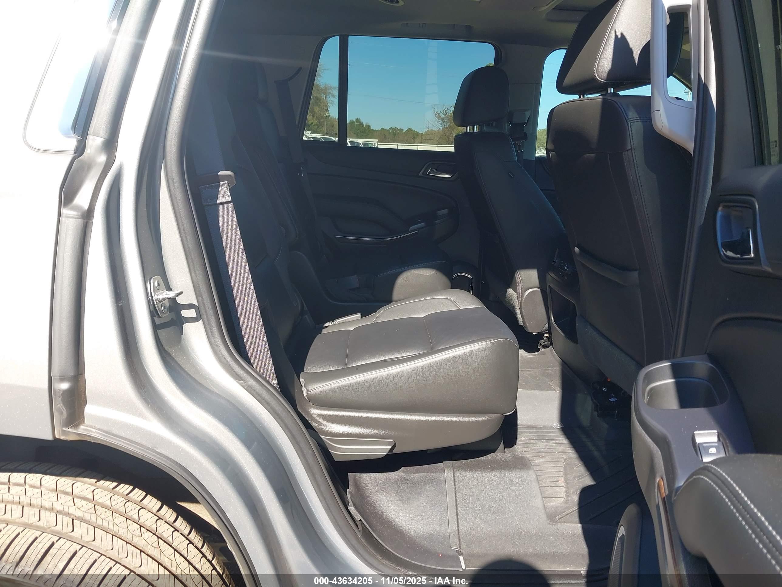 CHEVROLET TAHOE image 8