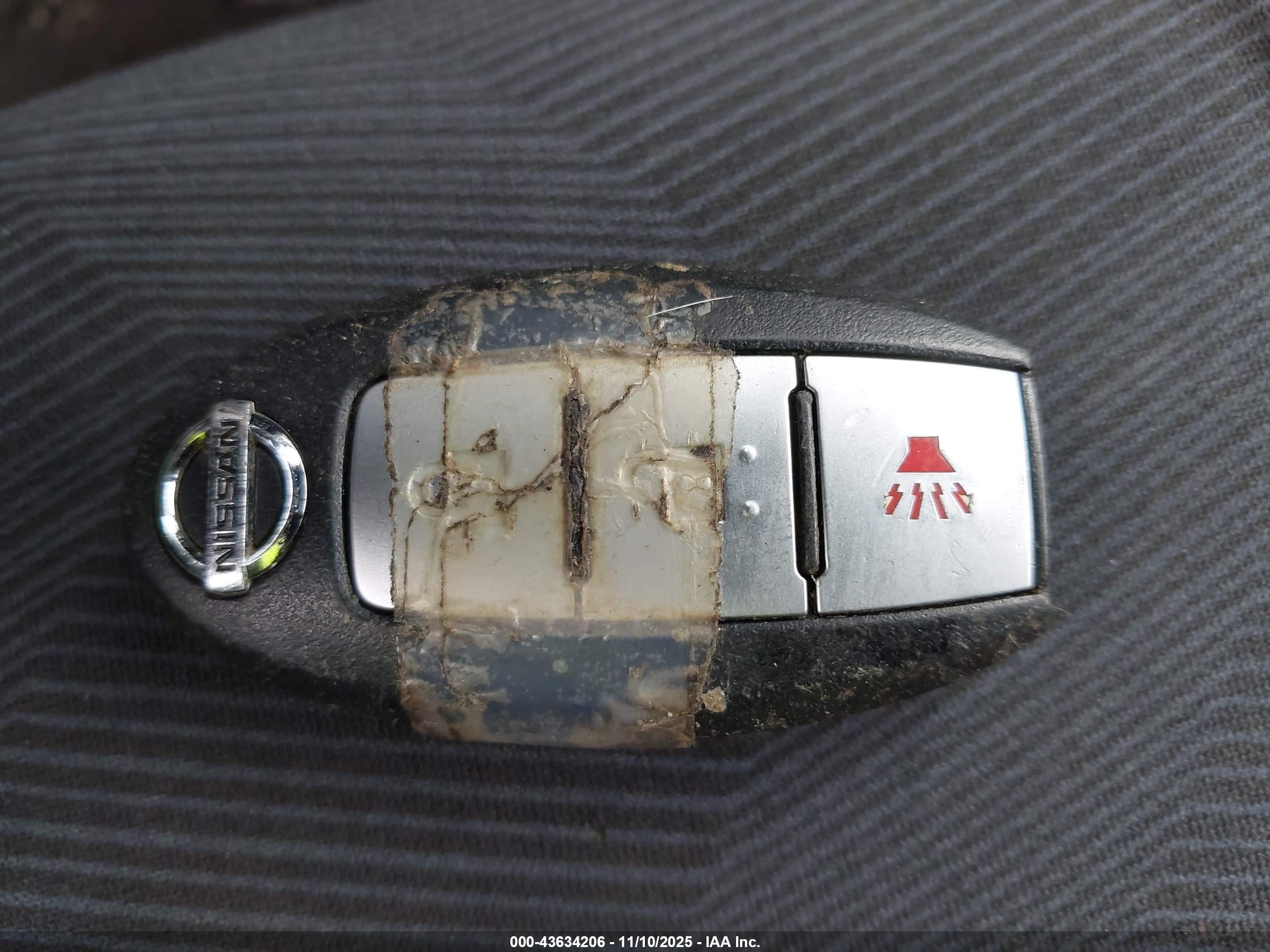 NISSAN ROGUE image 11