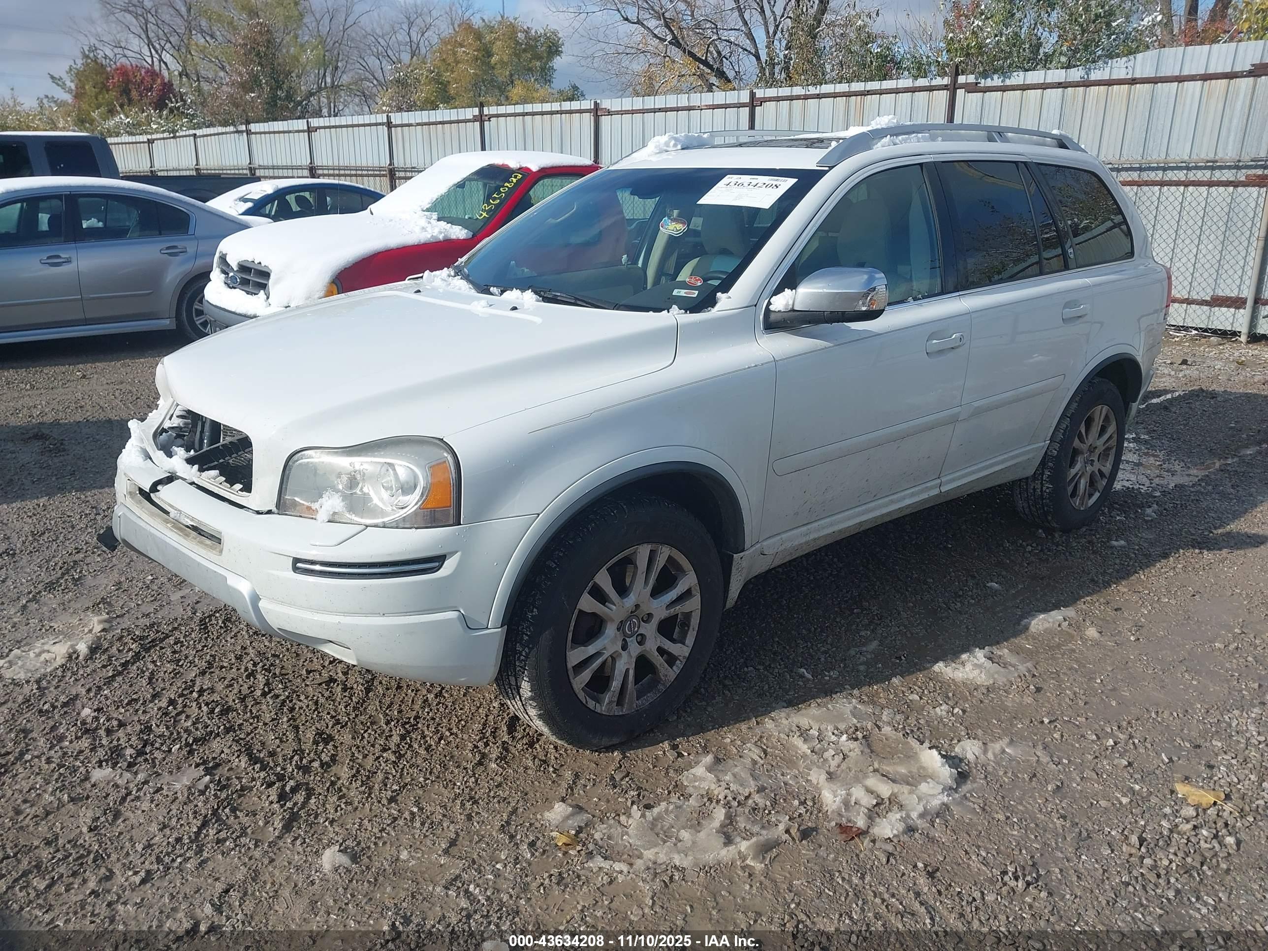 VOLVO XC90 image 2