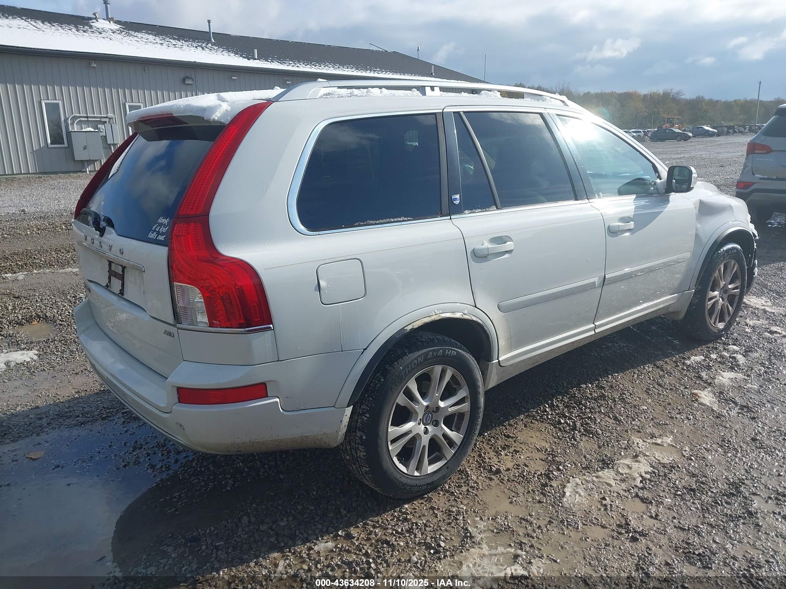 VOLVO XC90 image 4