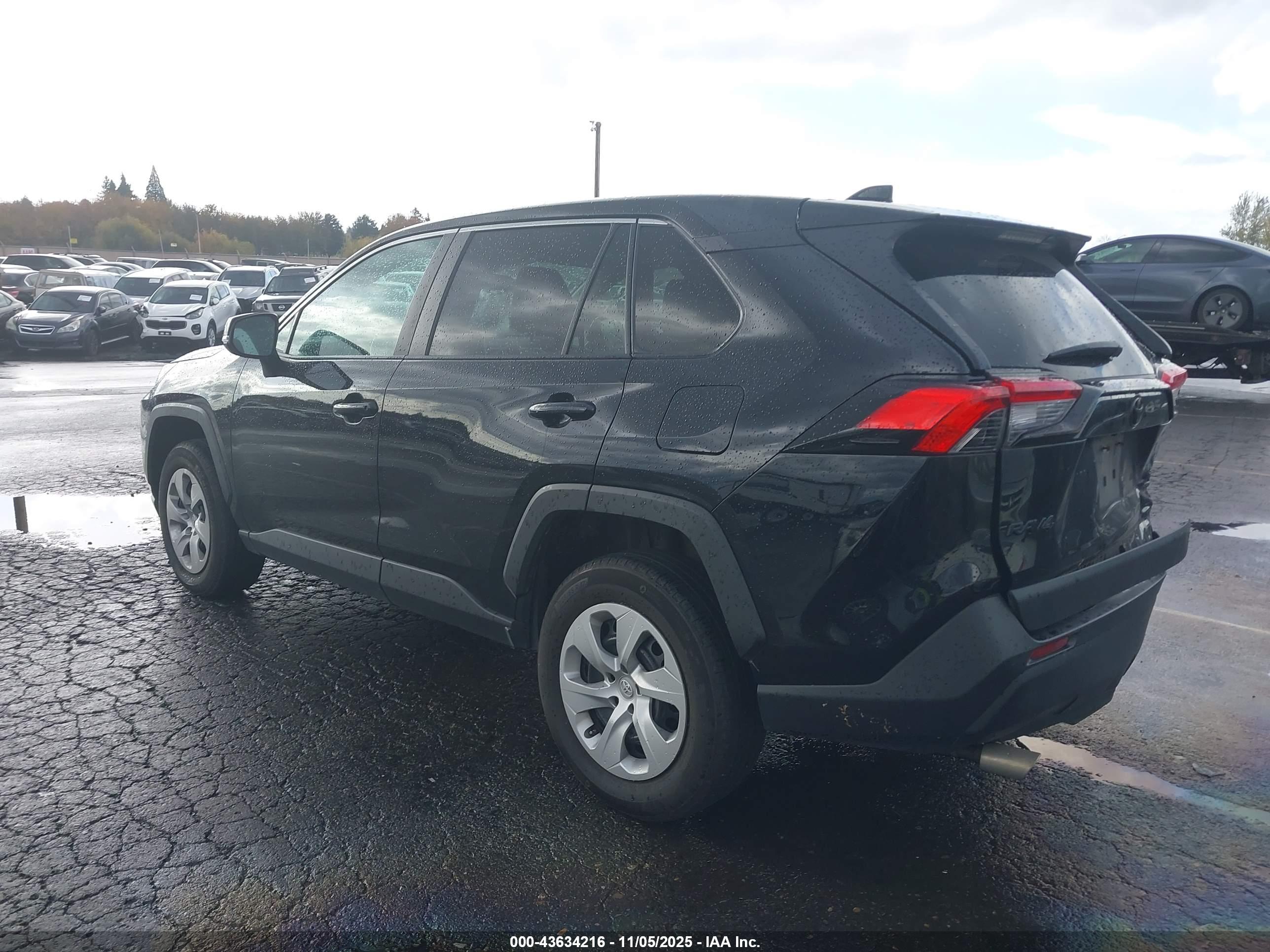 TOYOTA RAV4 image 3