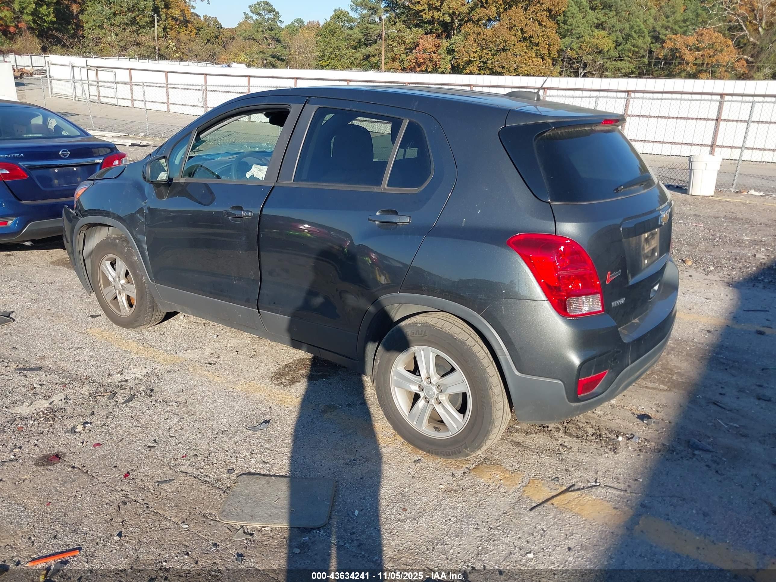 CHEVROLET TRAX image 3