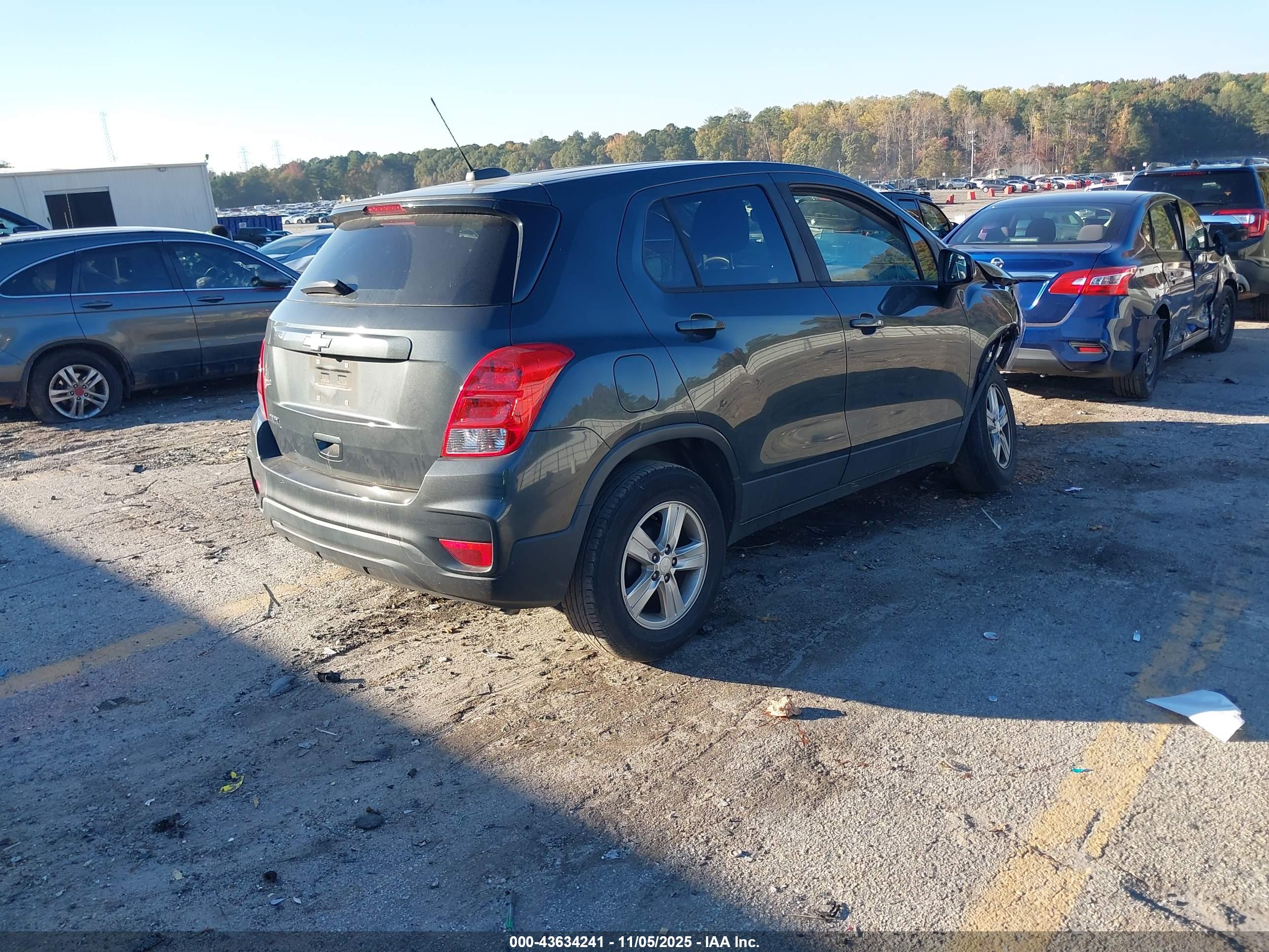 CHEVROLET TRAX image 4